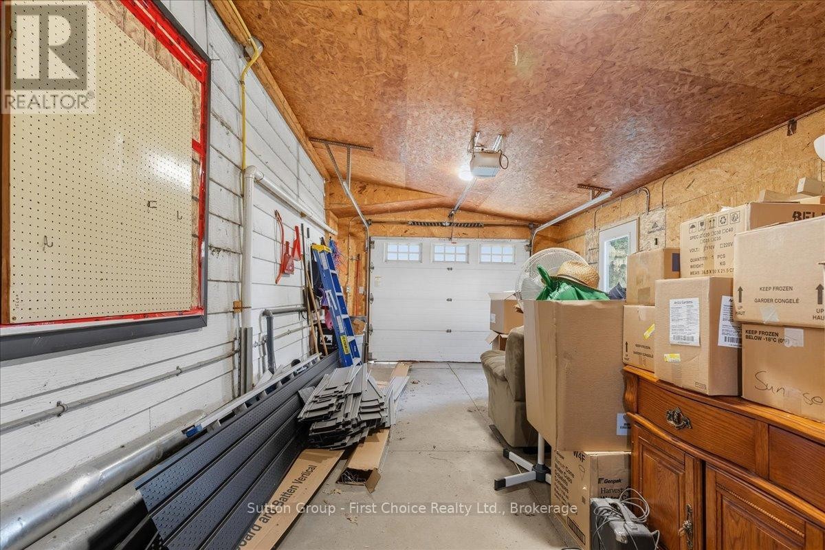 












33 VICTORIA STREET

,
West Perth (Mitchell),




Ontario
N0K1N0

