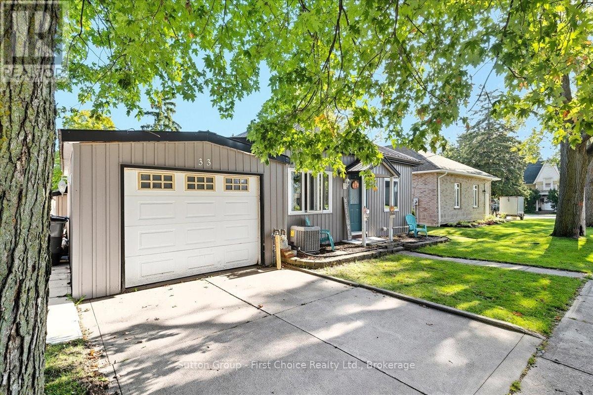 












33 VICTORIA STREET

,
West Perth (Mitchell),




Ontario
N0K1N0

