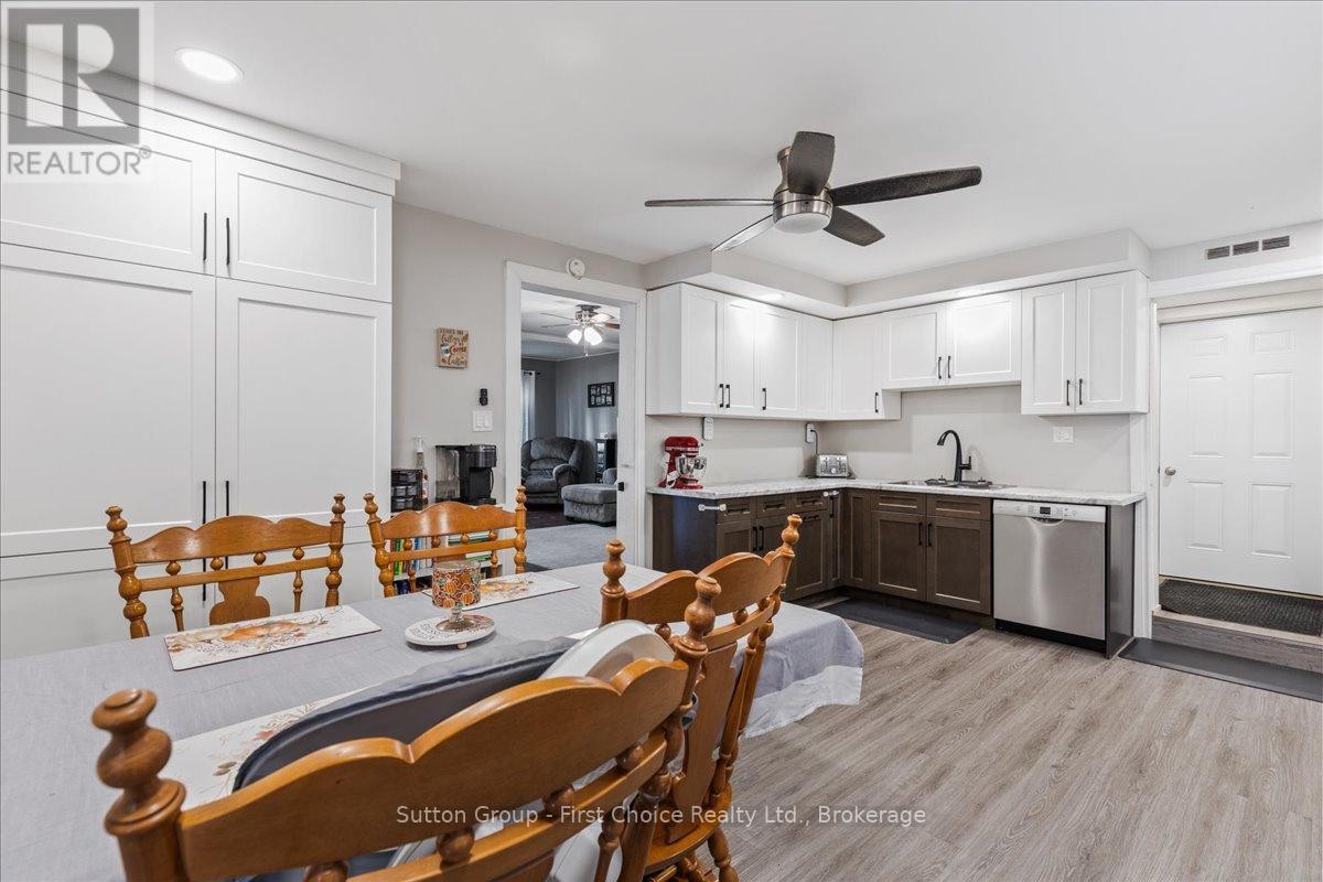 












33 VICTORIA STREET

,
West Perth (Mitchell),




Ontario
N0K1N0

