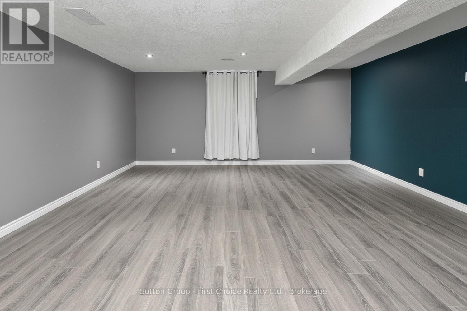 












70 KENTON STREET

,
West Perth (Mitchell),




Ontario
N0K1N0

