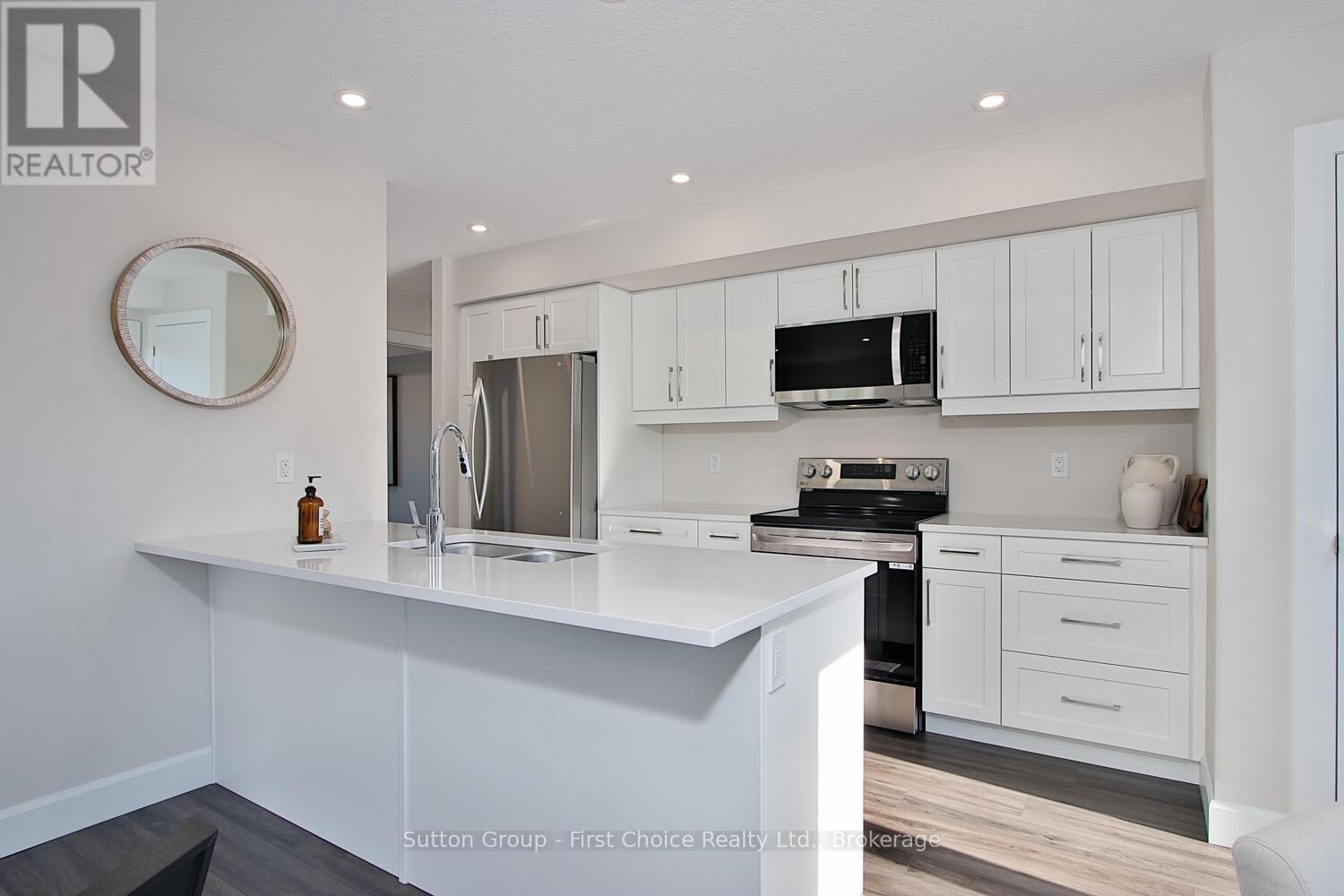 












UNIT 37 - 3202 VIVIAN LINE

,
Stratford,




Ontario
N5A0K6

