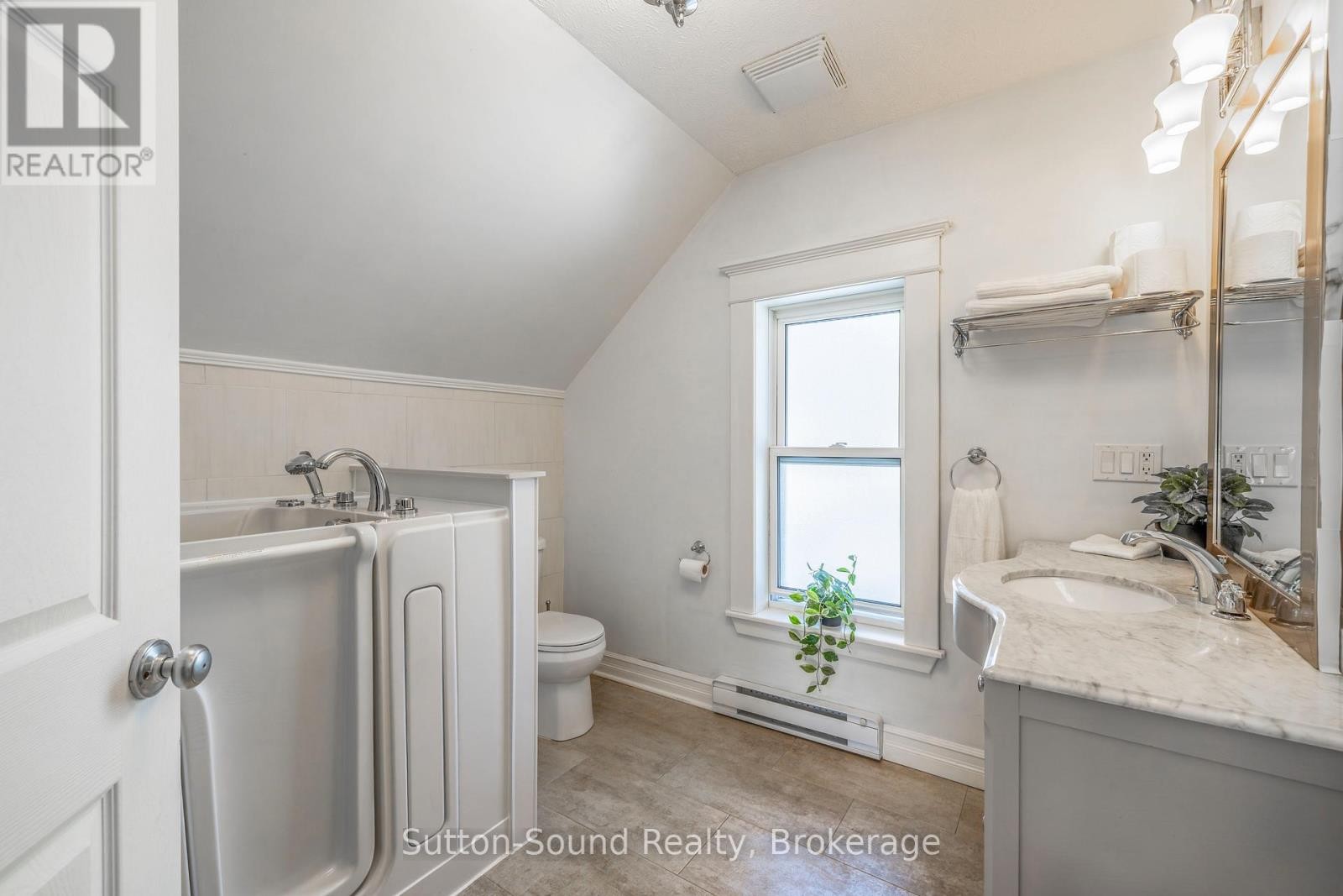 












601 DAWSON STREET

,
South Bruce Peninsula,




Ontario
N0H2T0

