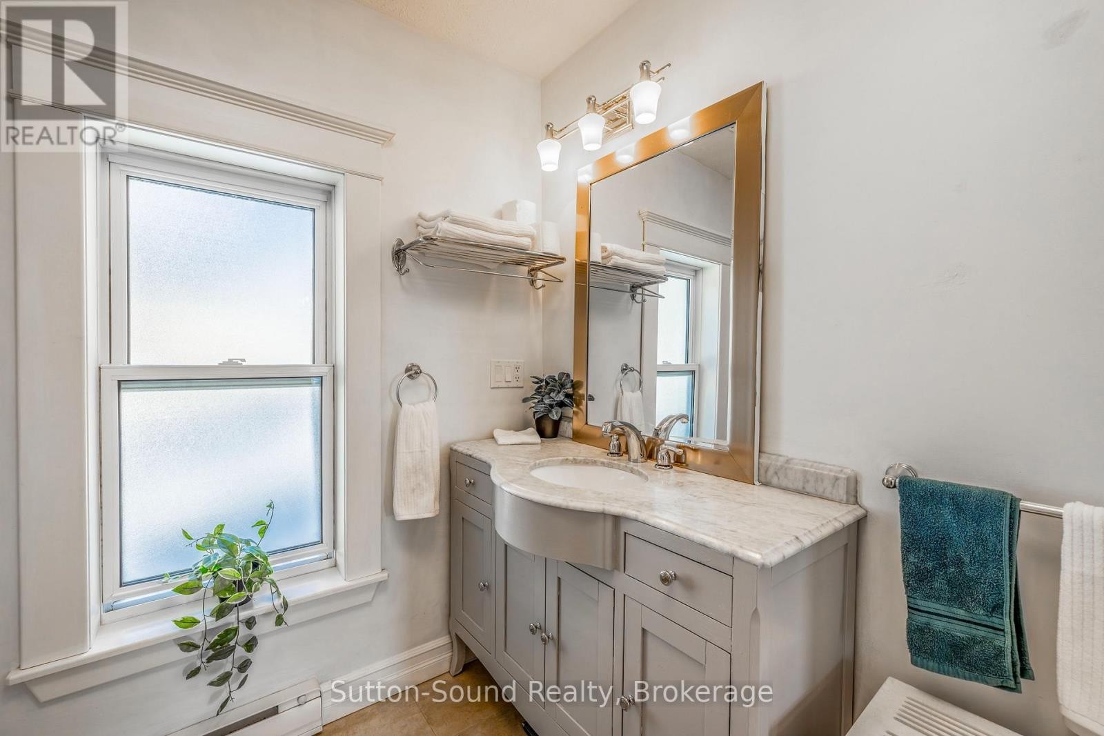 












601 DAWSON STREET

,
South Bruce Peninsula,




Ontario
N0H2T0

