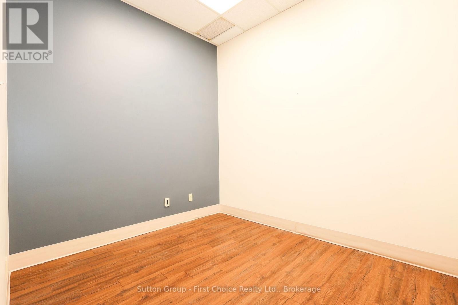 












544 HURON STREET

,
Stratford,




Ontario
N5A5T9

