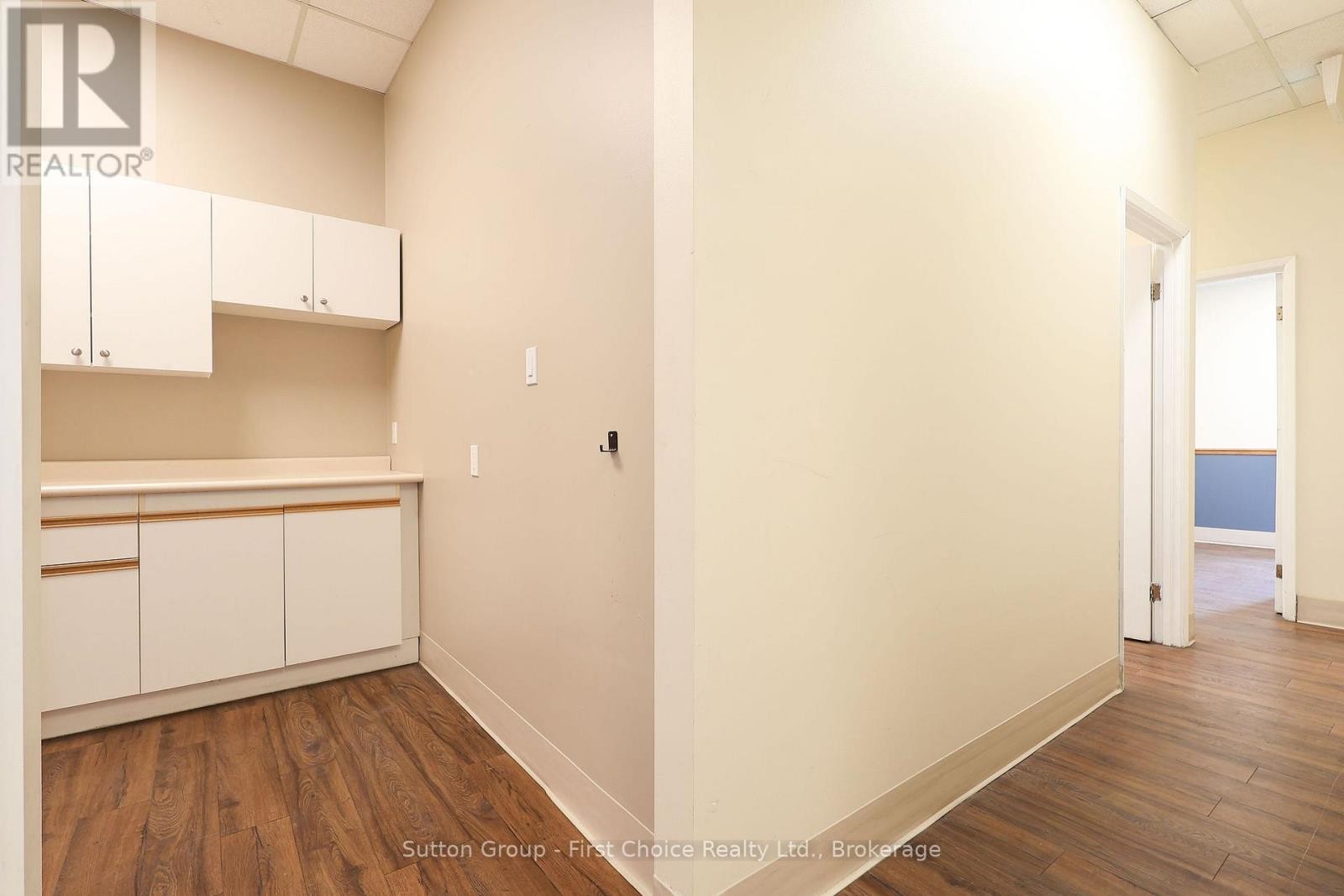 












544 HURON STREET

,
Stratford,




Ontario
N5A5T9

