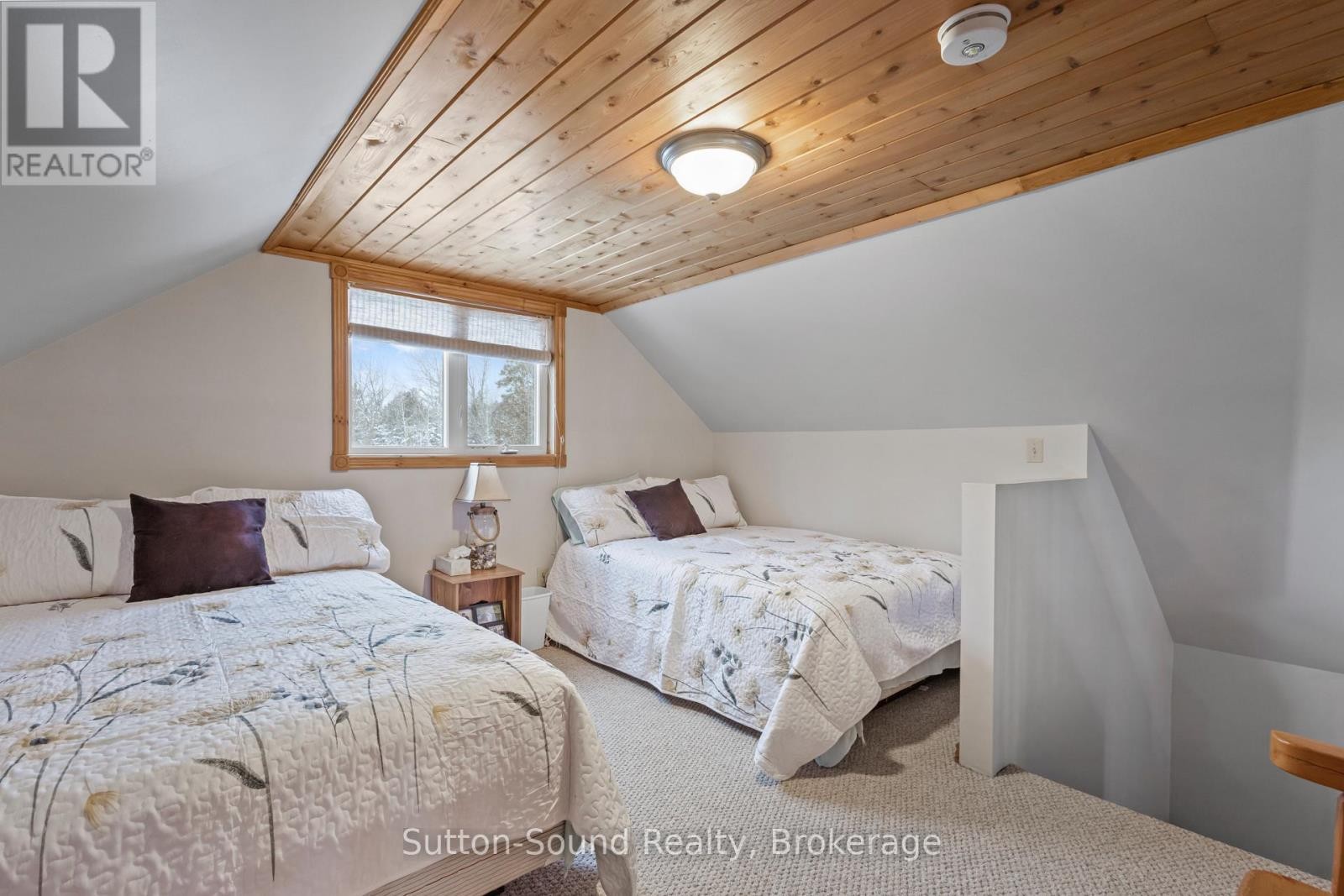












554 STOKES BAY ROAD

,
Northern Bruce Peninsula,




Ontario
N0H2M0

