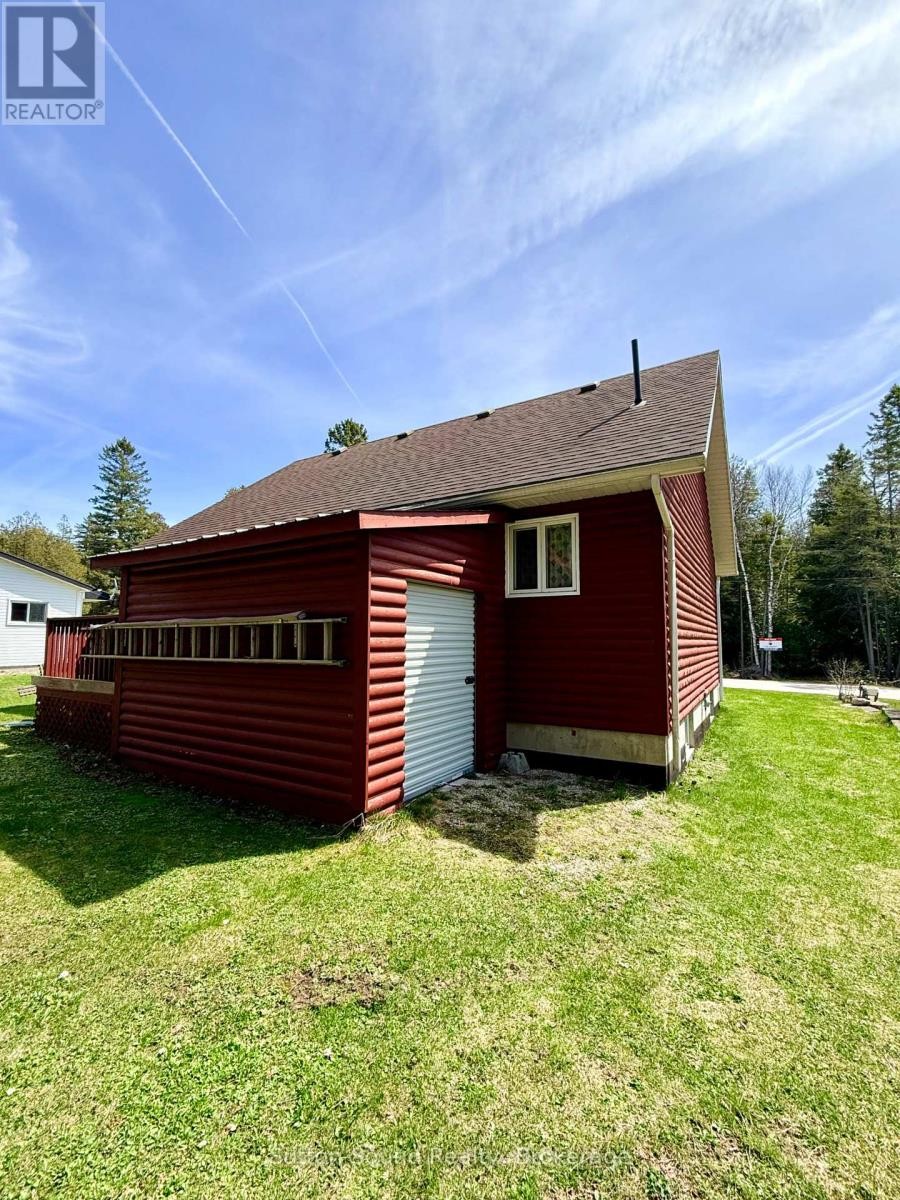












554 STOKES BAY ROAD

,
Northern Bruce Peninsula,




Ontario
N0H2M0

