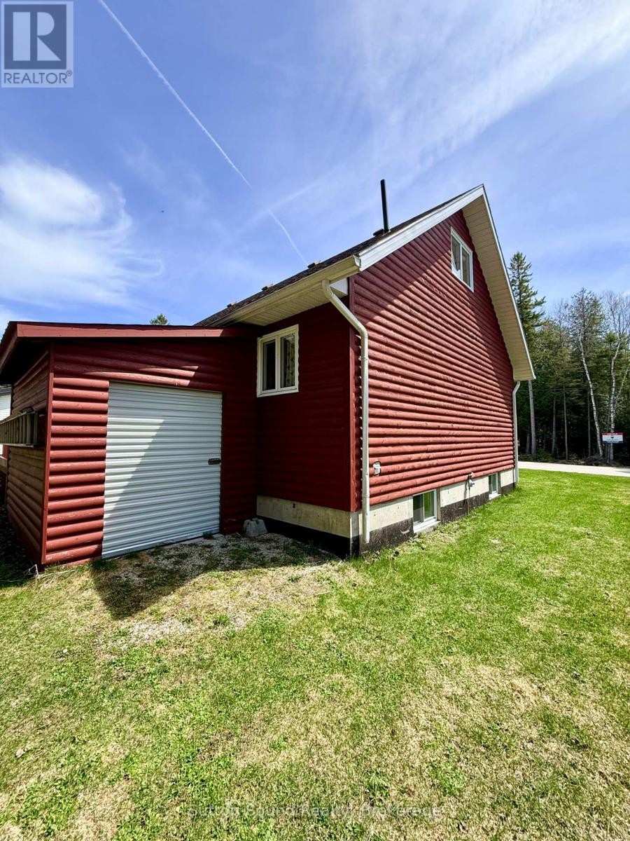 












554 STOKES BAY ROAD

,
Northern Bruce Peninsula,




Ontario
N0H2M0

