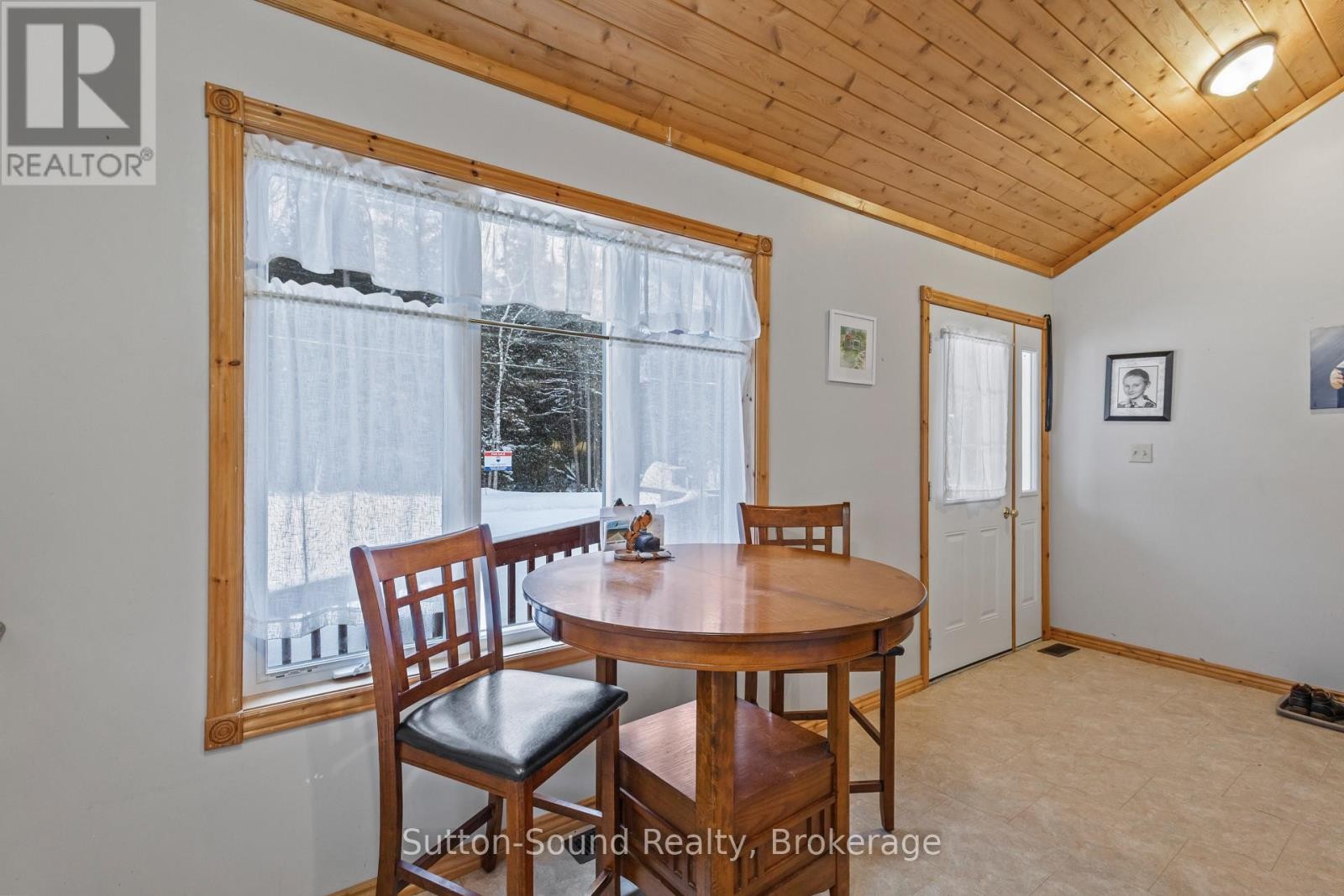 












554 STOKES BAY ROAD

,
Northern Bruce Peninsula,




Ontario
N0H2M0

