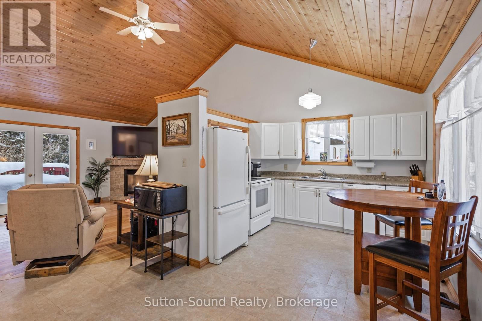 












554 STOKES BAY ROAD

,
Northern Bruce Peninsula,




Ontario
N0H2M0

