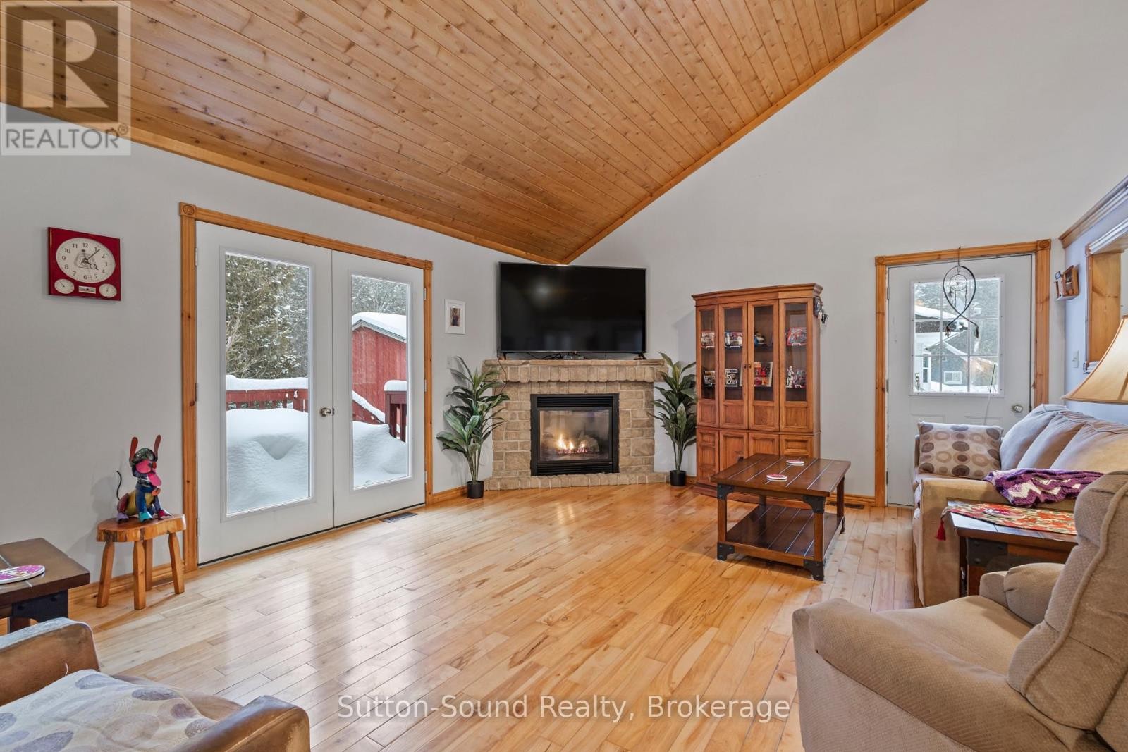 












554 STOKES BAY ROAD

,
Northern Bruce Peninsula,




Ontario
N0H2M0

