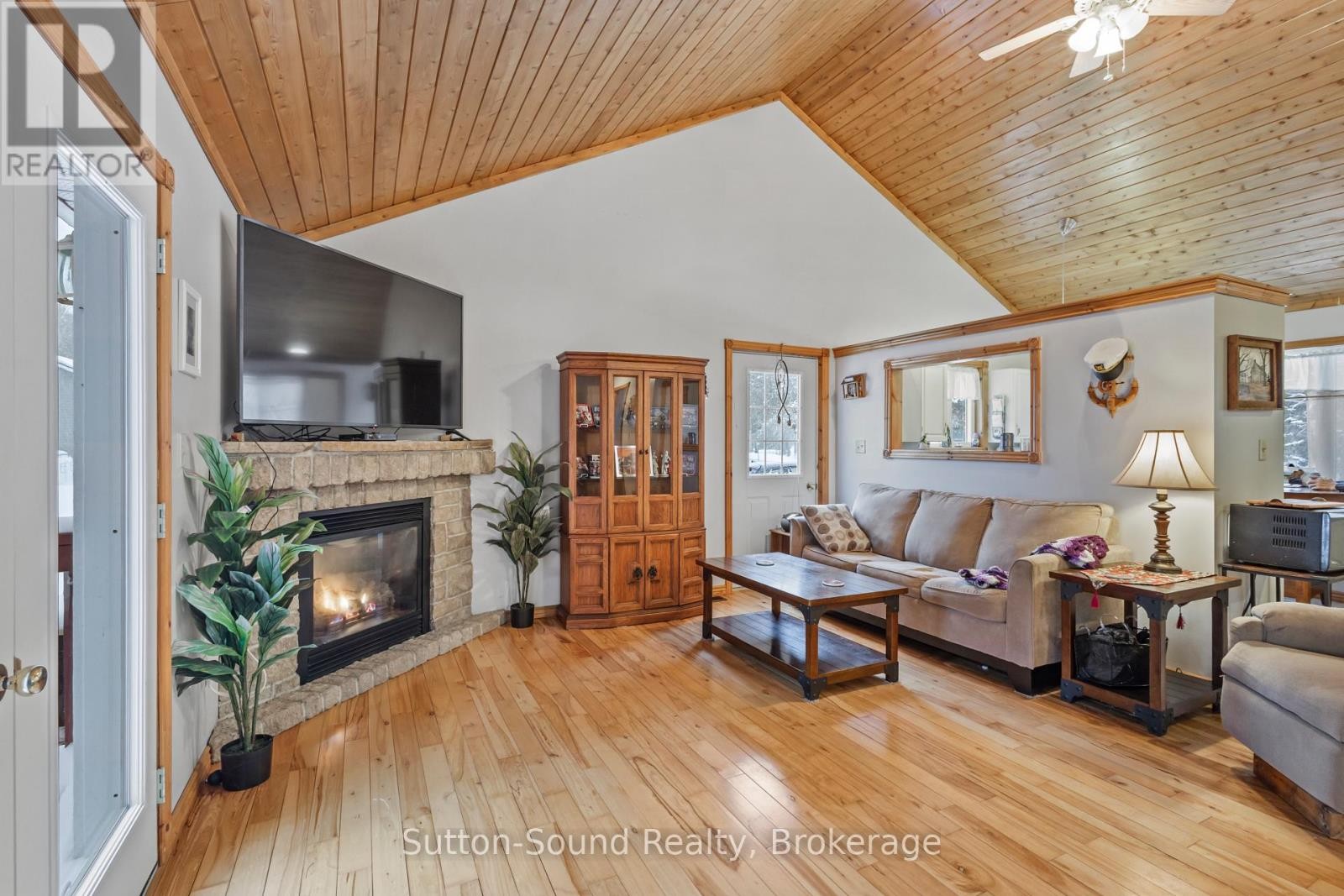 












554 STOKES BAY ROAD

,
Northern Bruce Peninsula,




Ontario
N0H2M0

