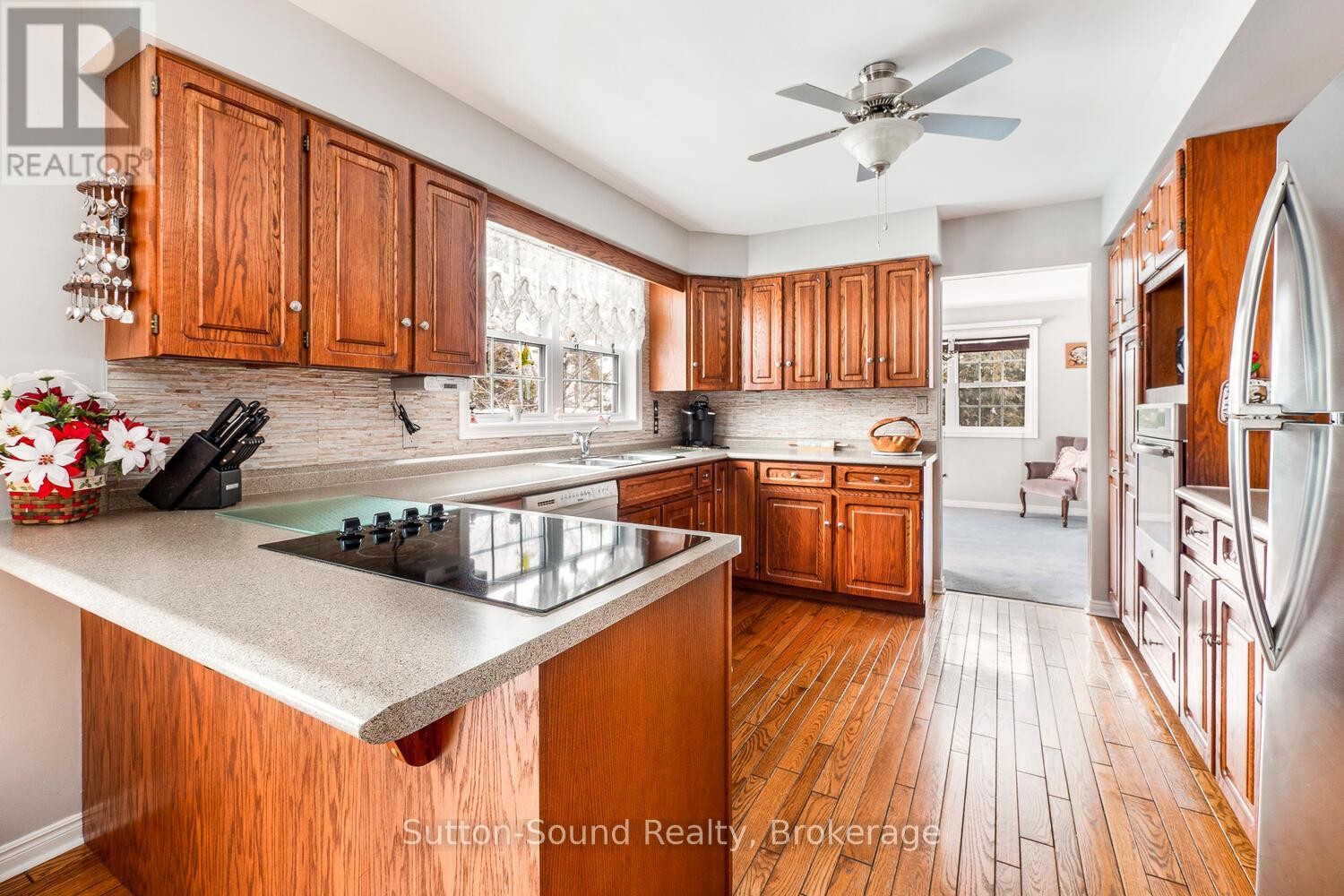 












8 PINE TREE DRIVE

,
South Bruce Peninsula,




Ontario
N0H1P0

