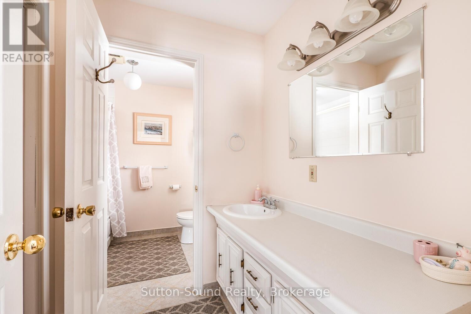 












8 PINE TREE DRIVE

,
South Bruce Peninsula,




Ontario
N0H1P0

