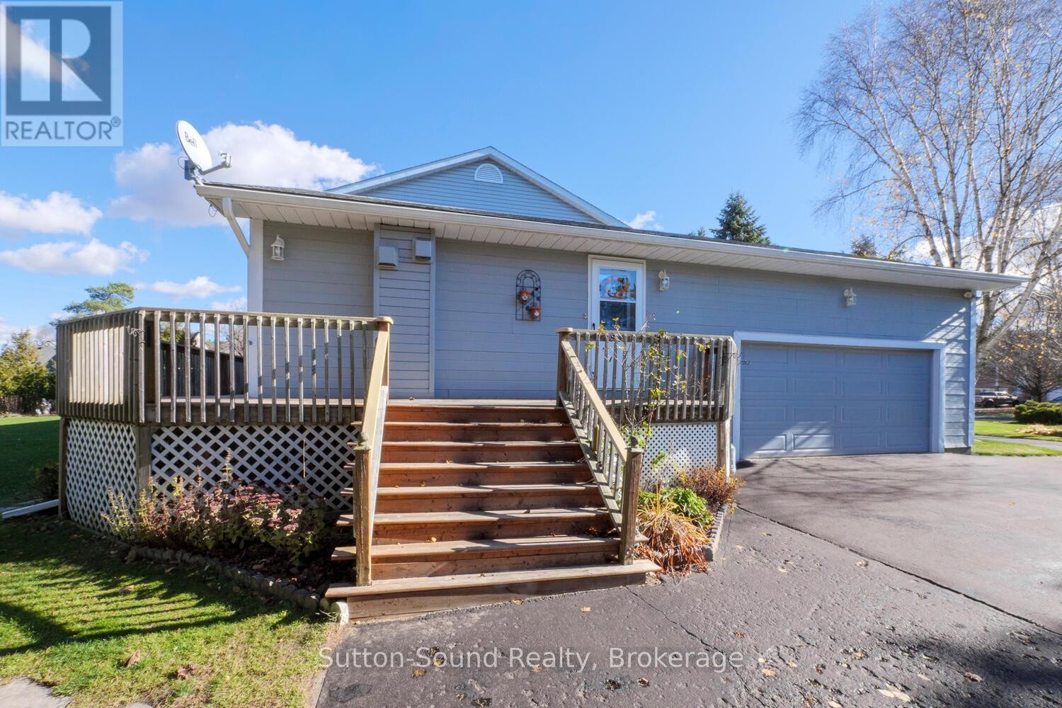 












8 PINE TREE DRIVE

,
South Bruce Peninsula,




Ontario
N0H1P0

