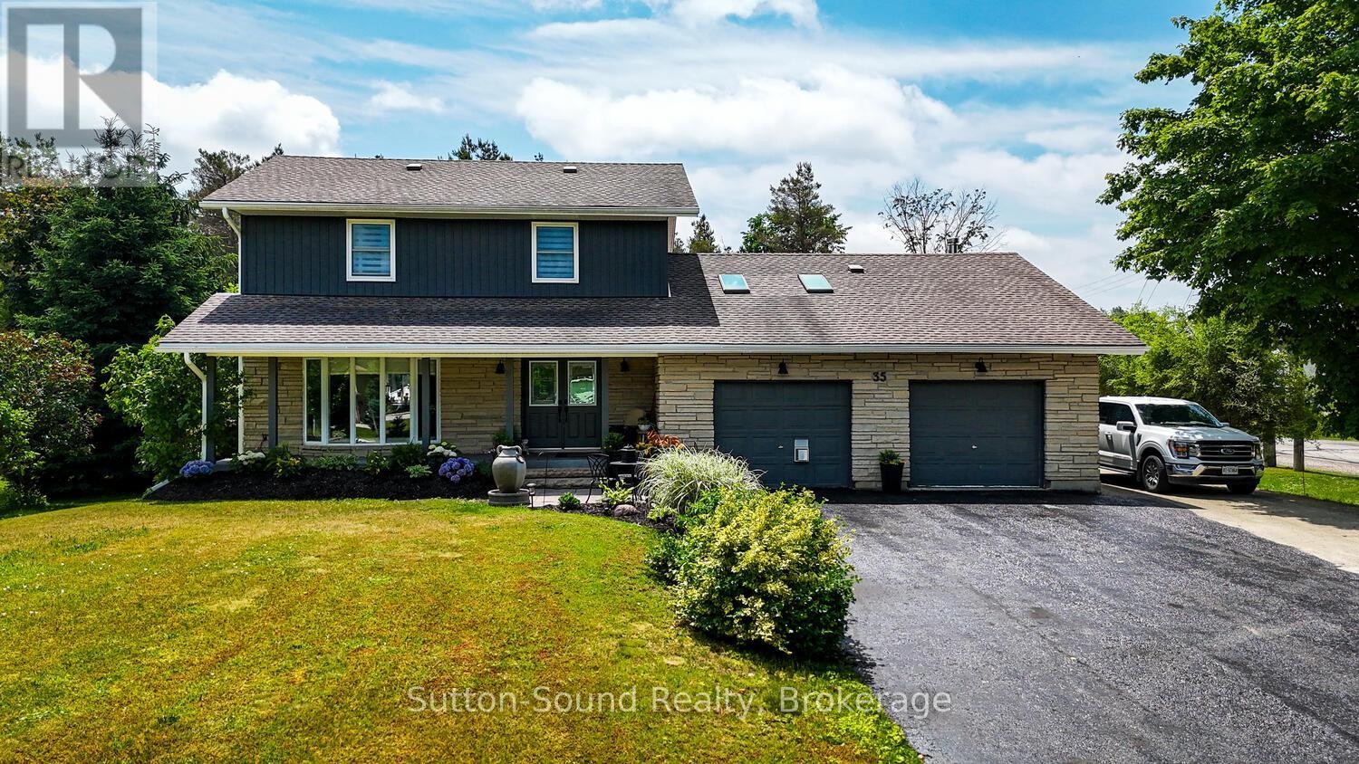 












35 PINE TREE DRIVE

,
South Bruce Peninsula,




Ontario
N0H1P0


