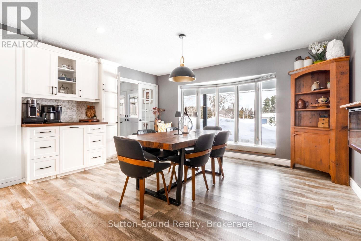 












35 PINE TREE DRIVE

,
South Bruce Peninsula,




Ontario
N0H1P0

