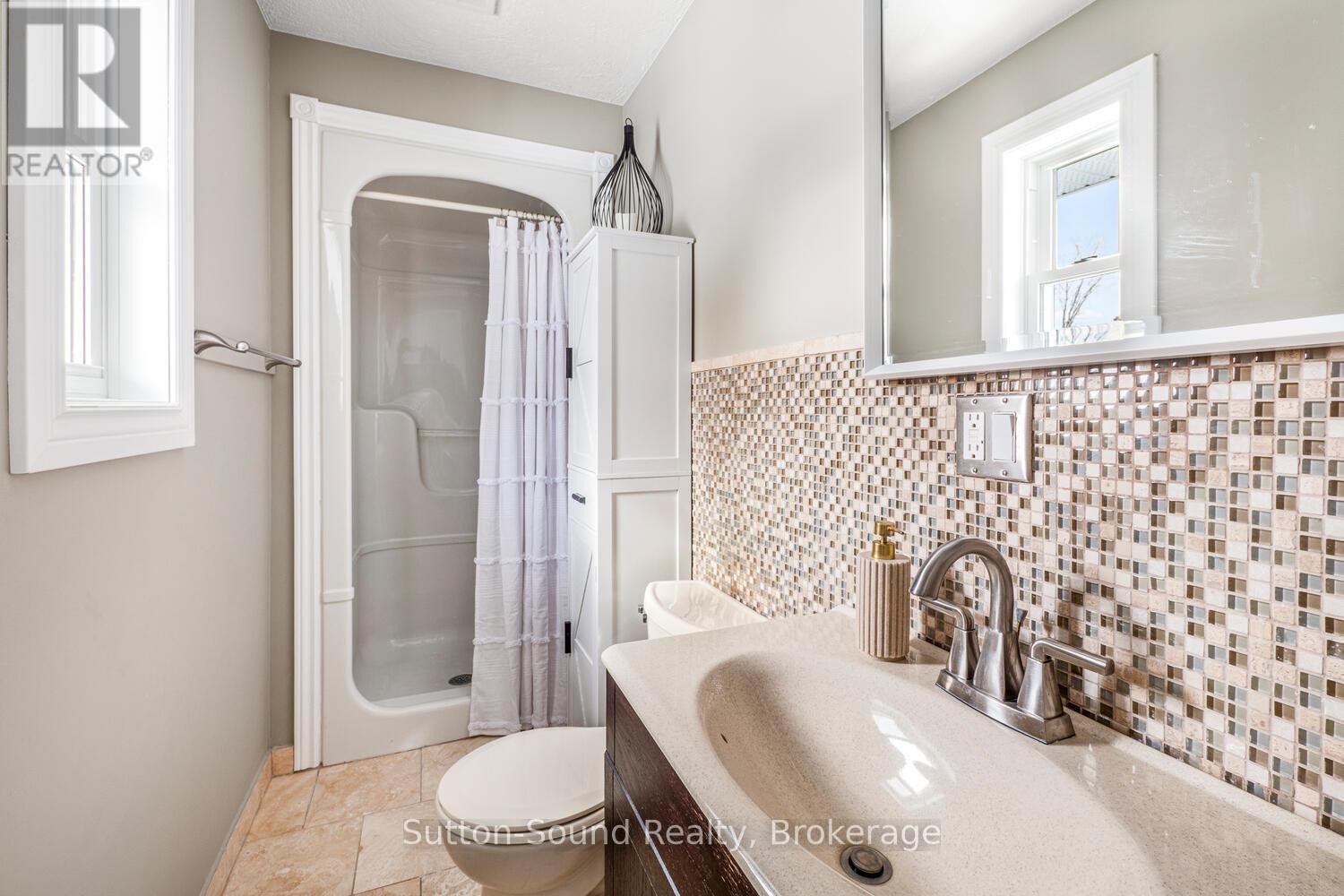 












35 PINE TREE DRIVE

,
South Bruce Peninsula,




Ontario
N0H1P0

