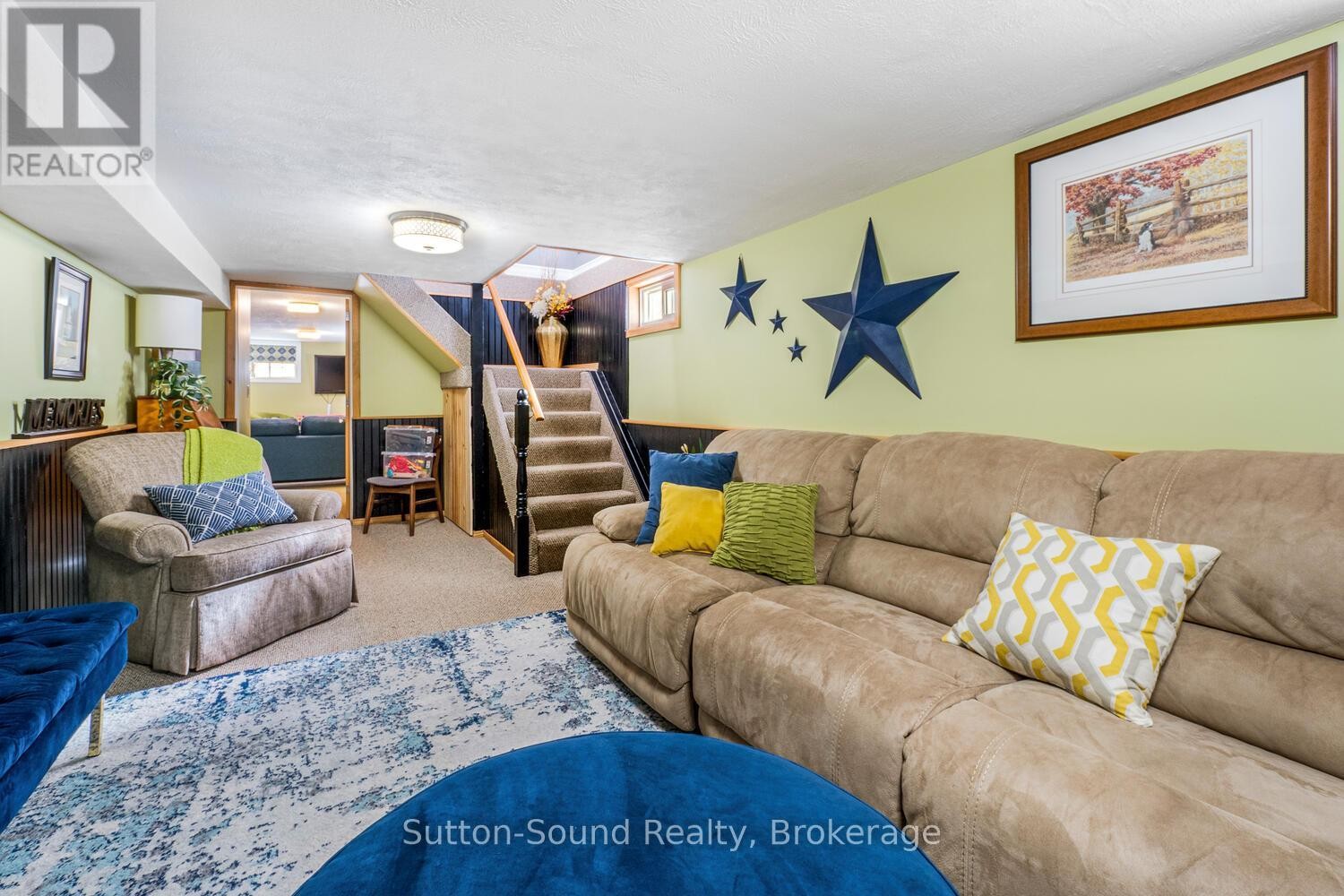 












35 PINE TREE DRIVE

,
South Bruce Peninsula,




Ontario
N0H1P0

