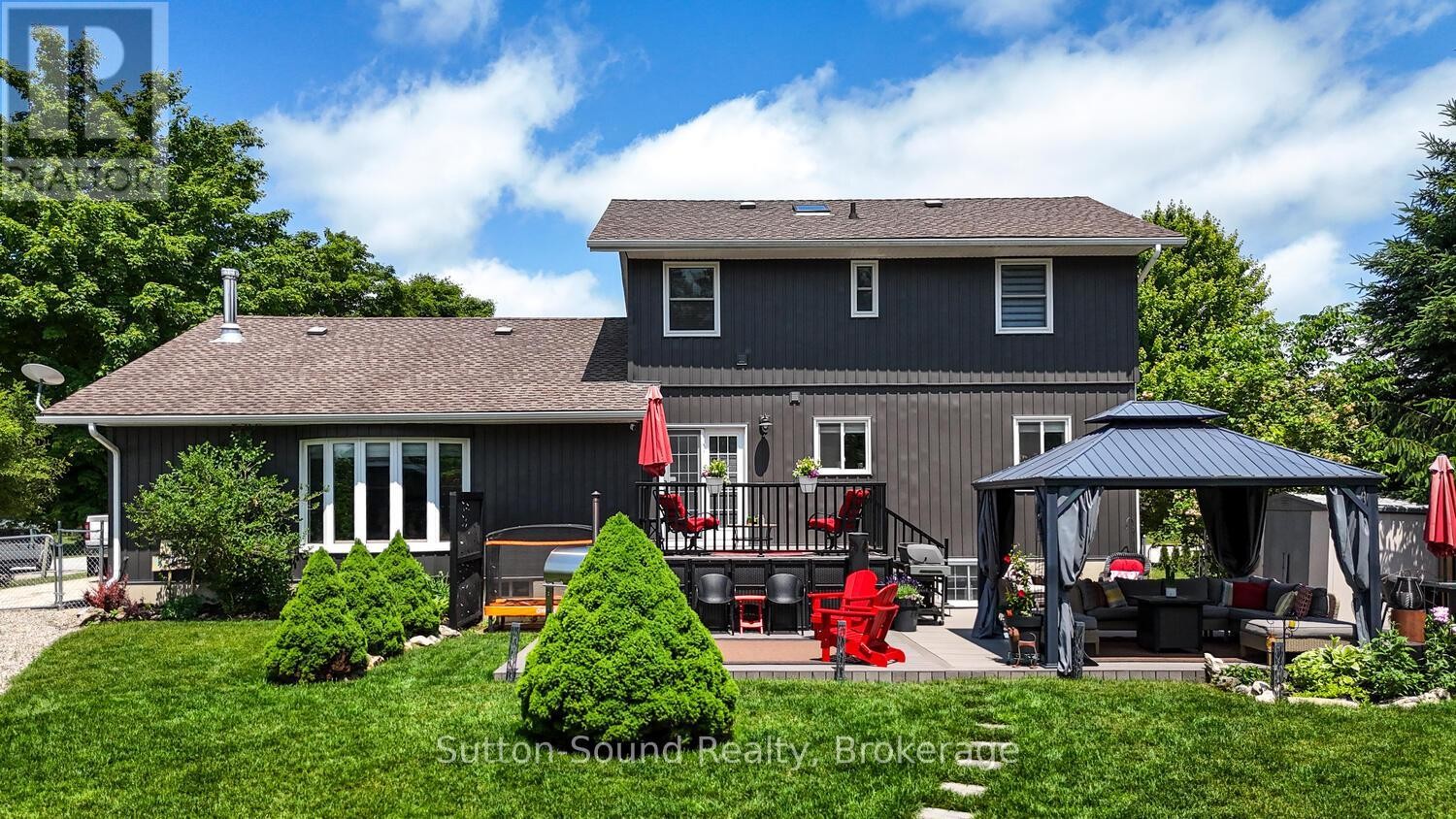 












35 PINE TREE DRIVE

,
South Bruce Peninsula,




Ontario
N0H1P0

