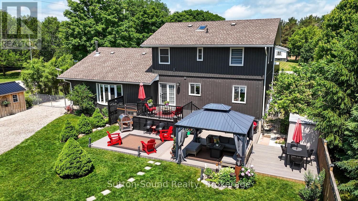 












35 PINE TREE DRIVE

,
South Bruce Peninsula,




Ontario
N0H1P0

