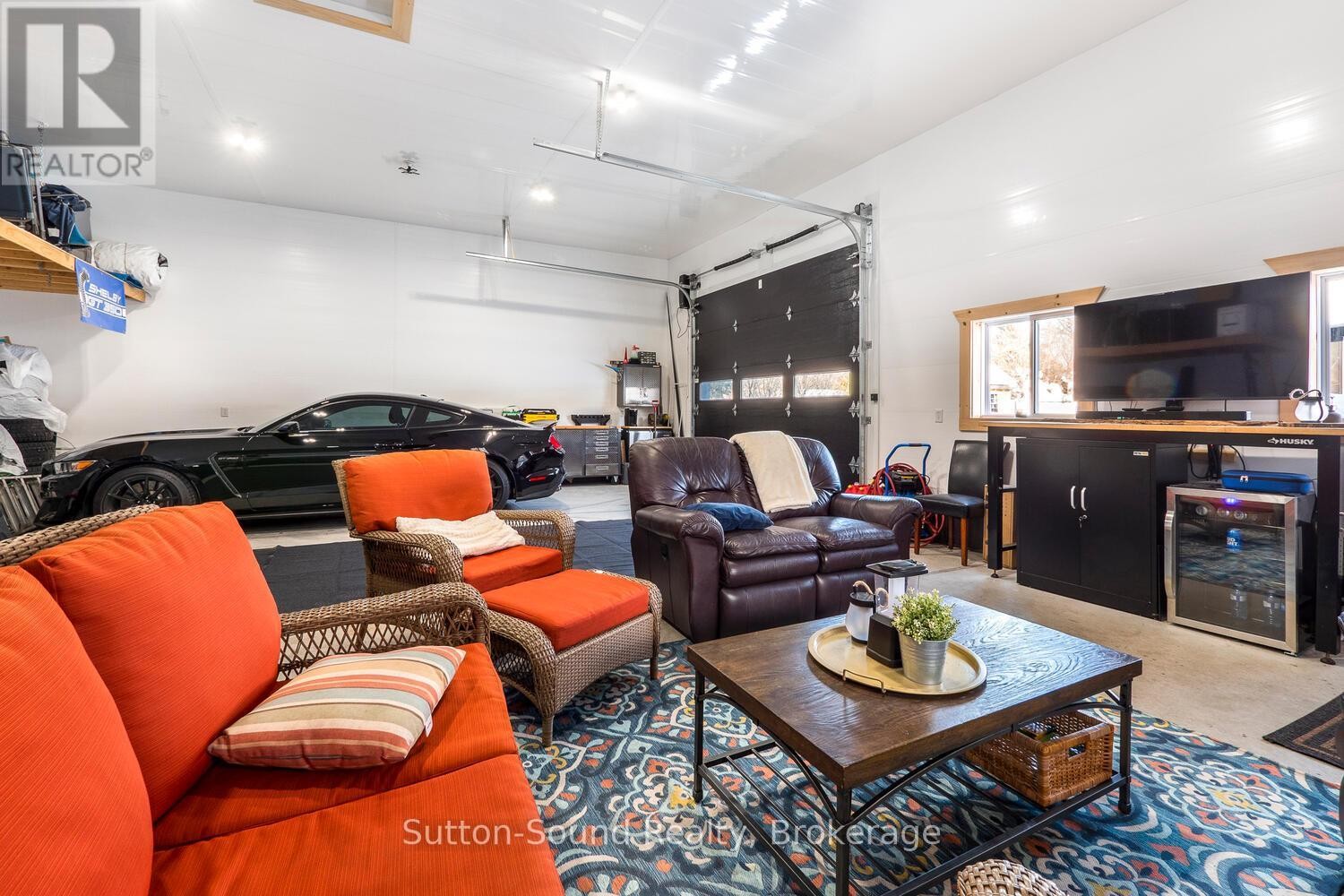 












35 PINE TREE DRIVE

,
South Bruce Peninsula,




Ontario
N0H1P0

