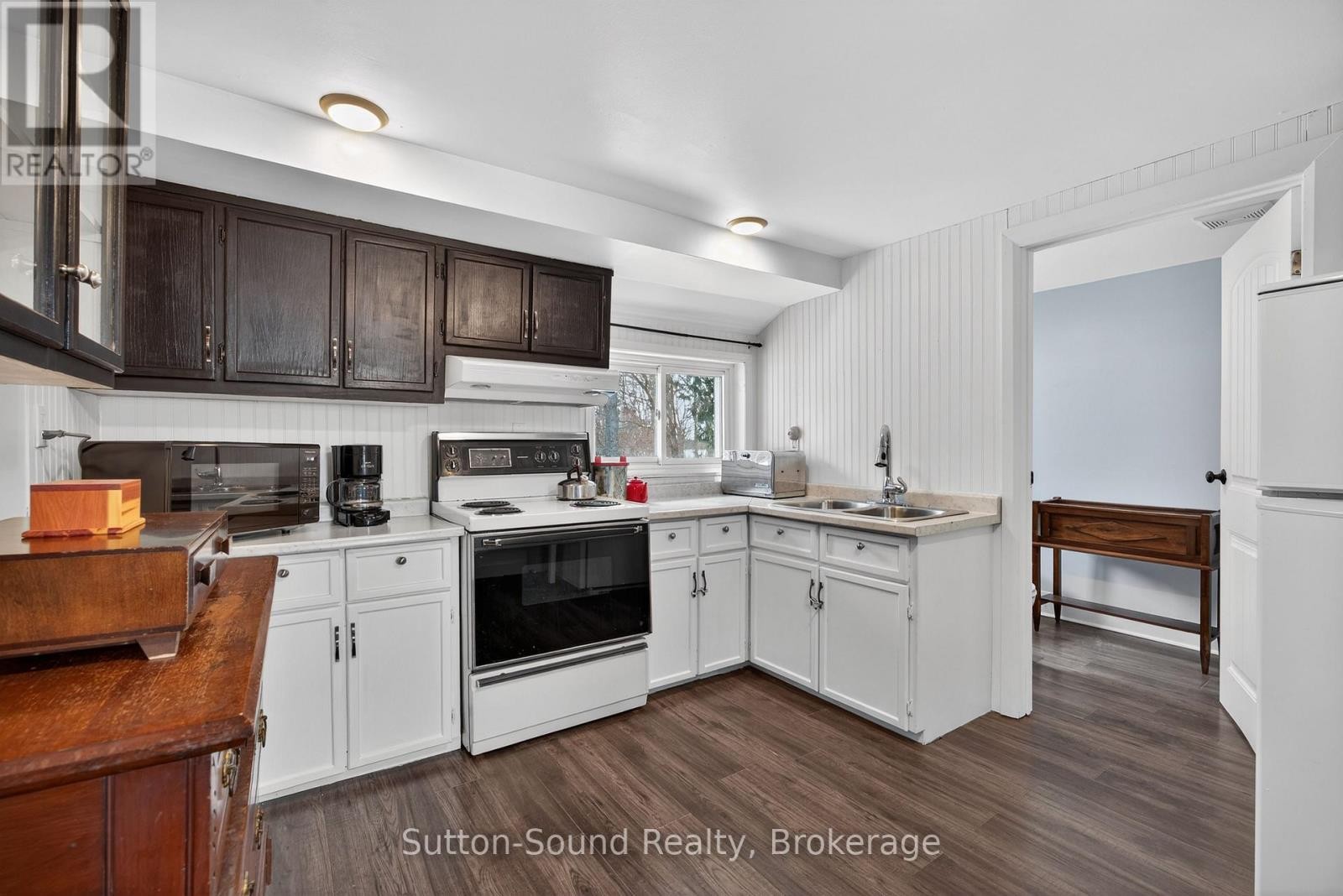 












184 GOULD STREET

,
South Bruce Peninsula,




Ontario
N0H2T0

