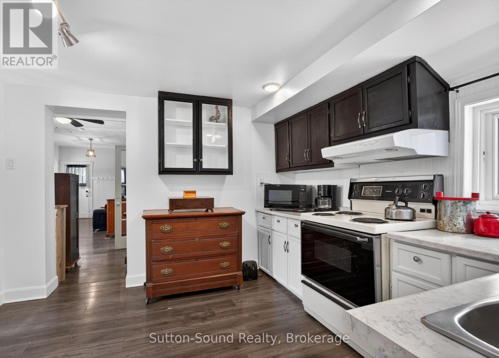 












184 GOULD STREET

,
South Bruce Peninsula,




Ontario
N0H2T0

