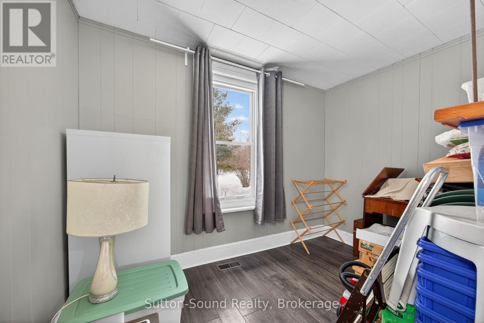 












184 GOULD STREET

,
South Bruce Peninsula,




Ontario
N0H2T0

