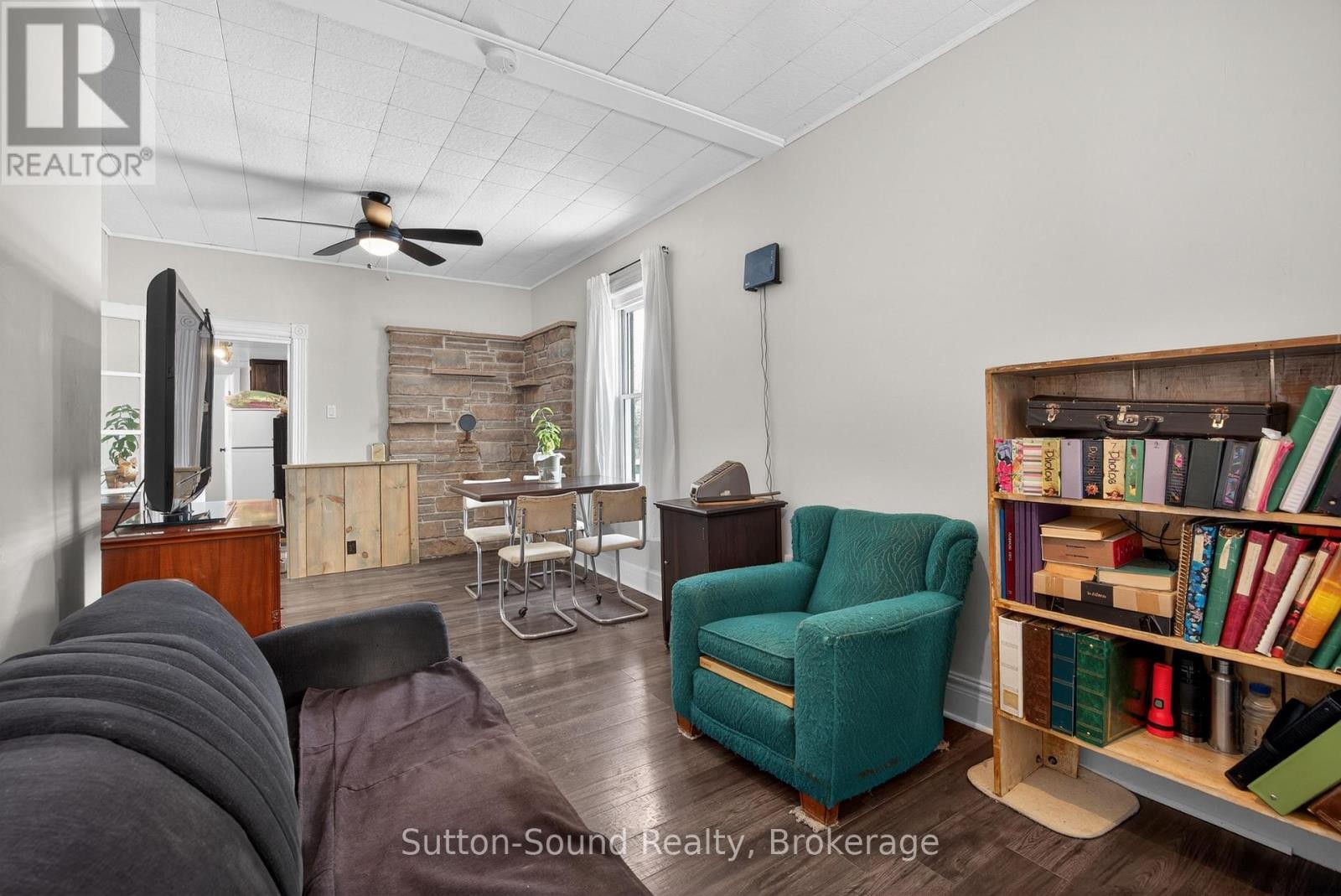 












184 GOULD STREET

,
South Bruce Peninsula,




Ontario
N0H2T0

