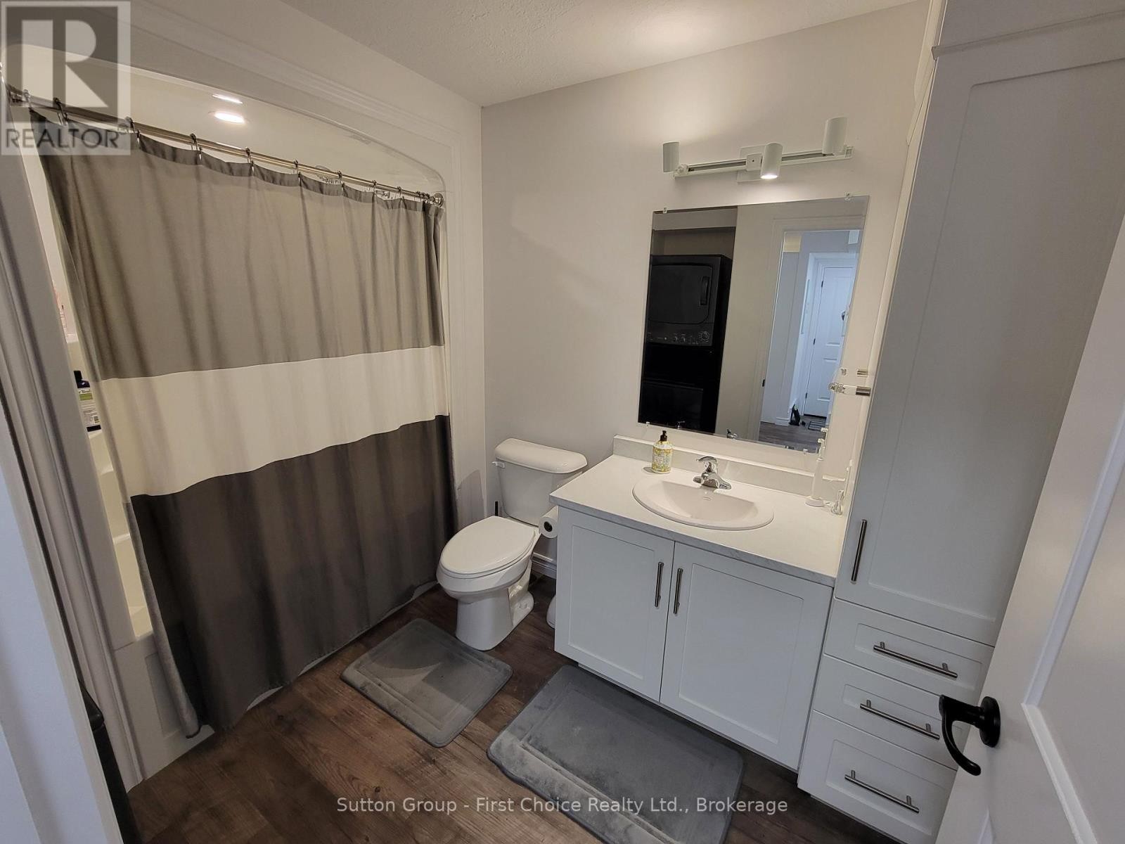 












5 - 3205 VIVIAN LINE 37

,
Stratford,




Ontario
N5A0H8

