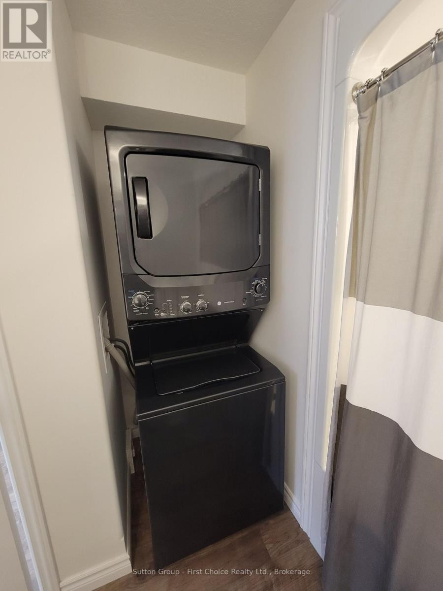 












5 - 3205 VIVIAN LINE 37

,
Stratford,




Ontario
N5A0H8

