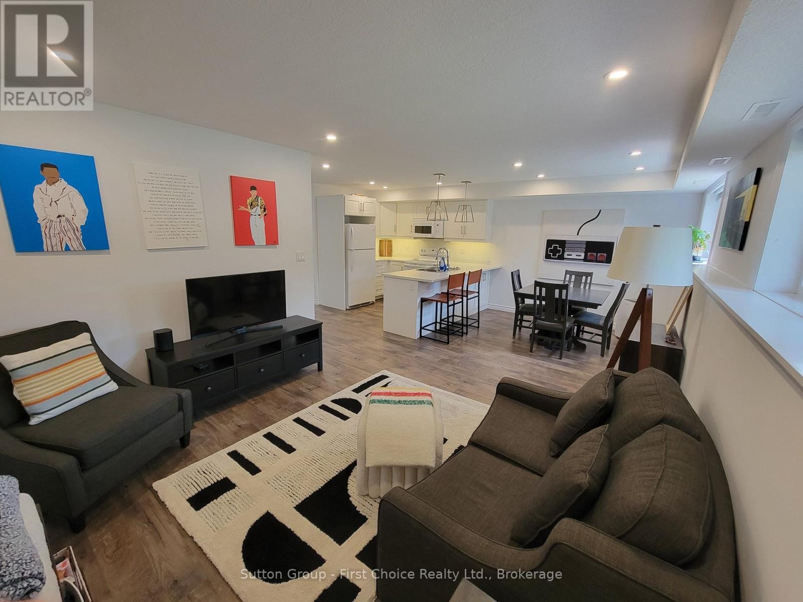 












5 - 3205 VIVIAN LINE 37

,
Stratford,




Ontario
N5A0H8

