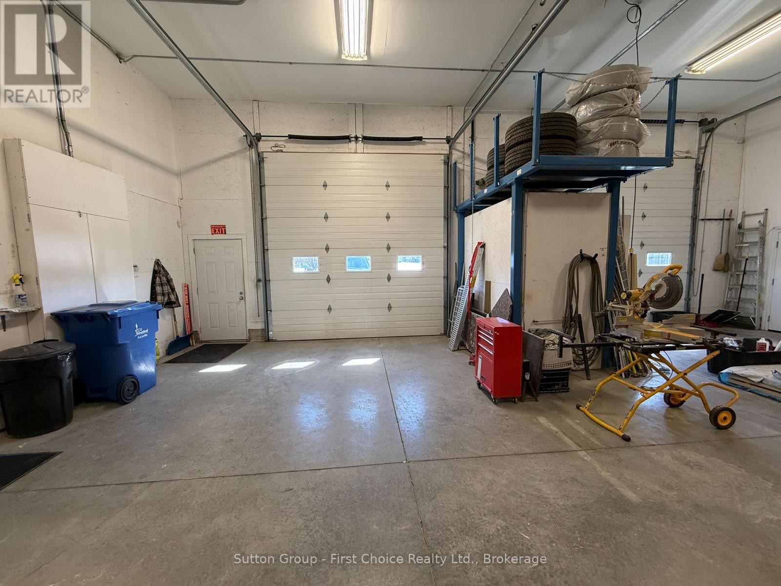












A - 90 LINTON AVENUE

,
Stratford,




Ontario
N5A0B1

