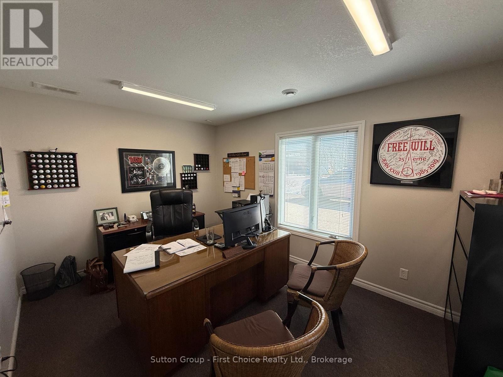 












A - 90 LINTON AVENUE

,
Stratford,




Ontario
N5A0B1

