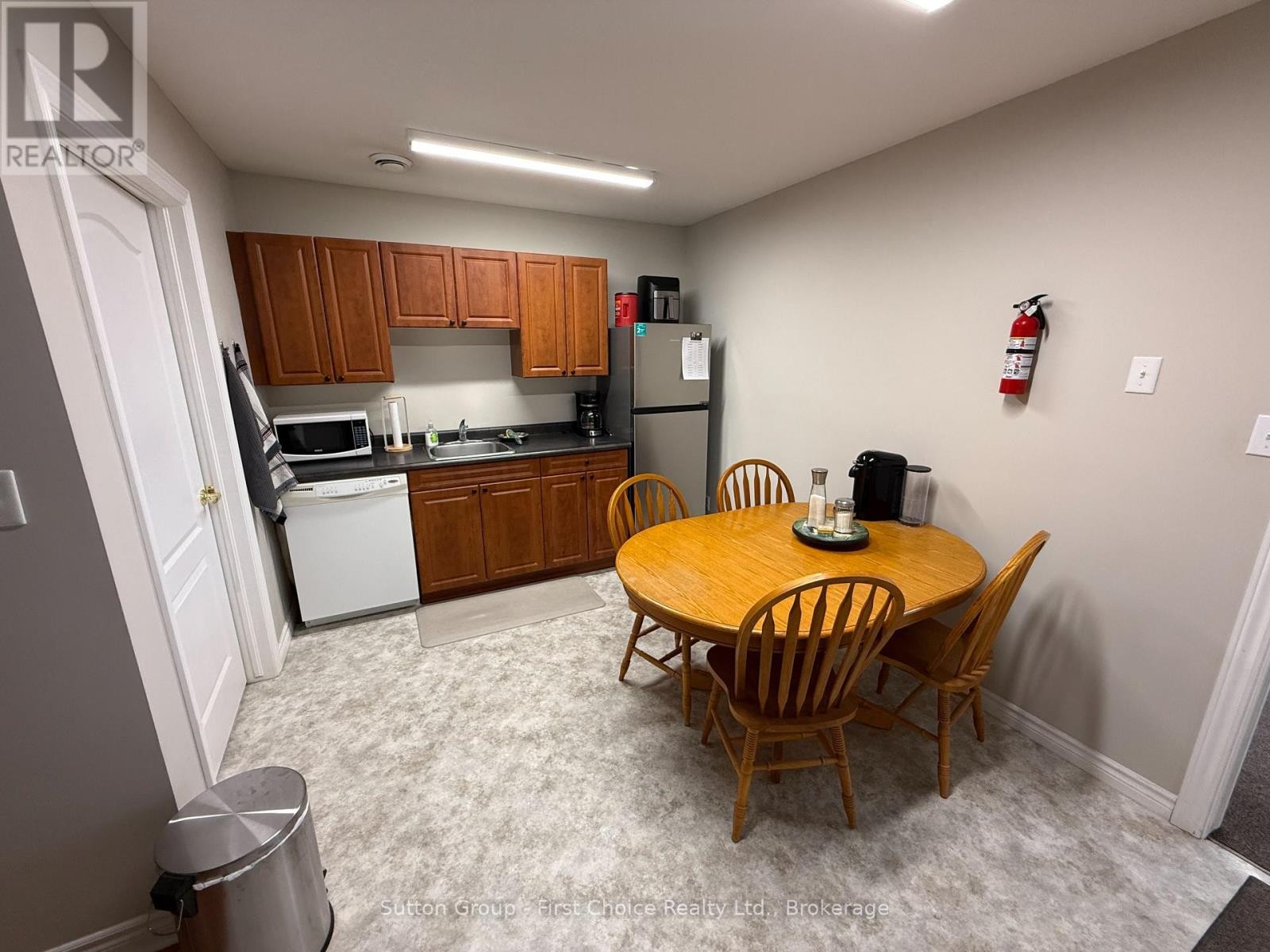 












A - 90 LINTON AVENUE

,
Stratford,




Ontario
N5A0B1


