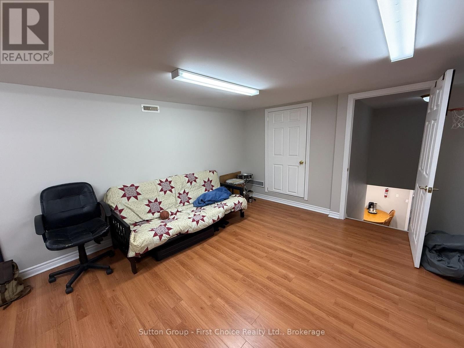 












A - 90 LINTON AVENUE

,
Stratford,




Ontario
N5A0B1

