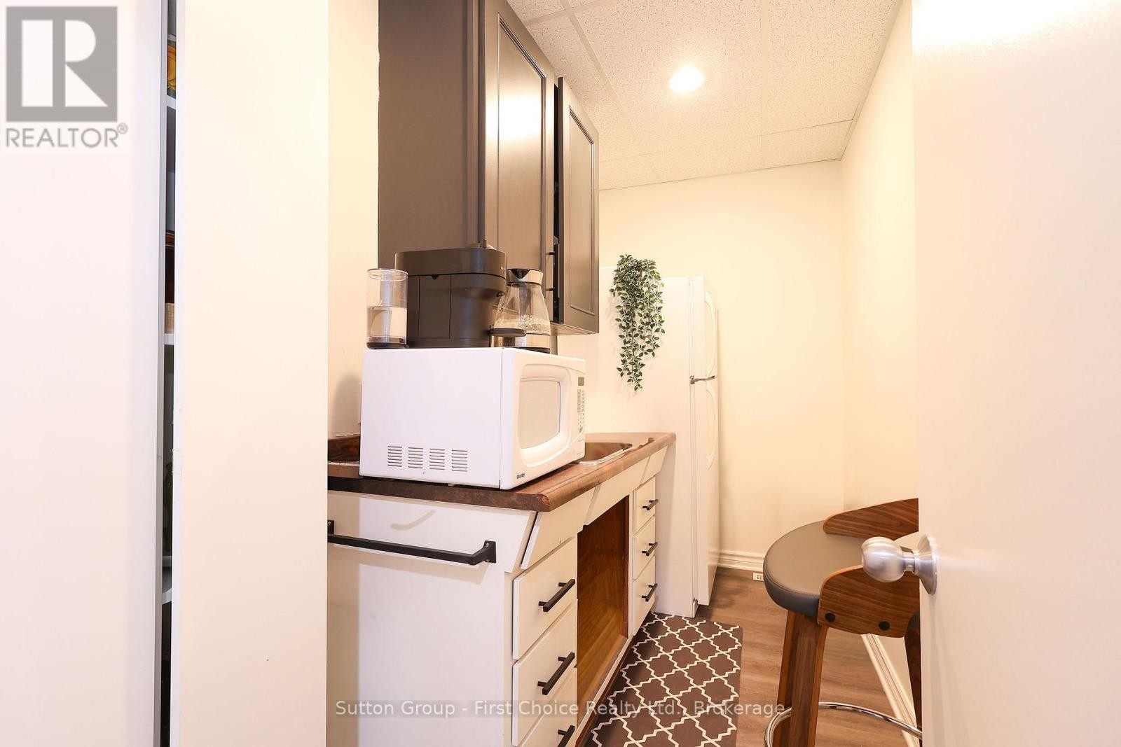 












MAIN - 153-157 HURON STREET

,
Stratford,




Ontario
N5A5S9

