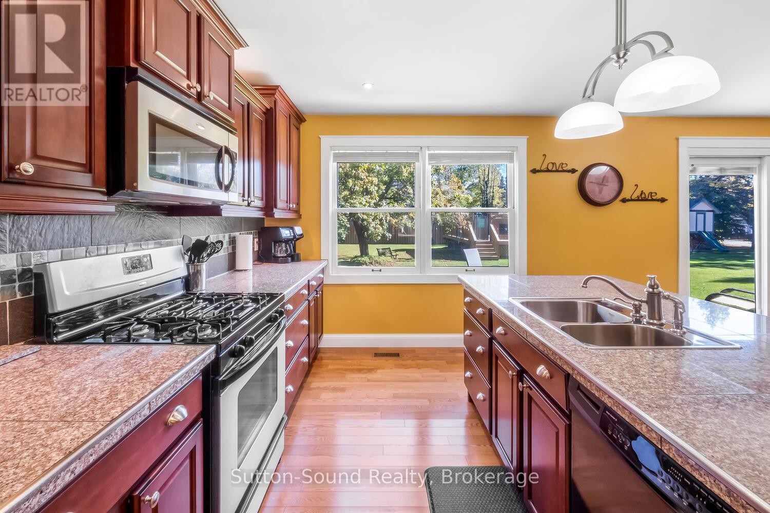 












319 GOULD STREET

,
South Bruce Peninsula,




Ontario
N0H2T0

