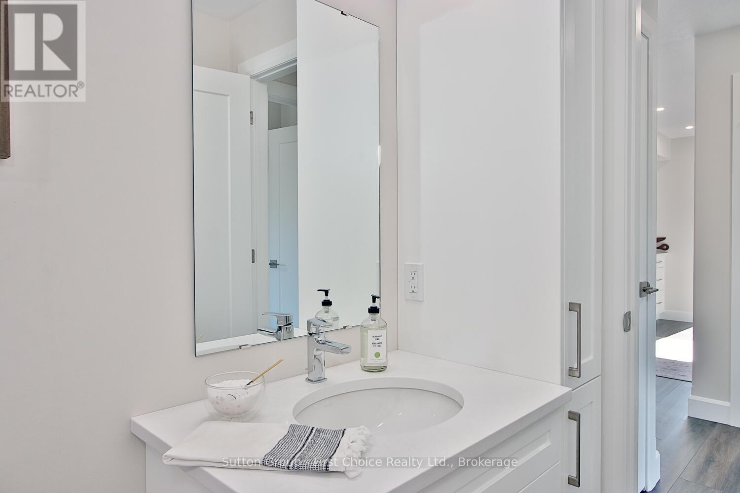 












UNIT 35 - 3202 VIVIAN LINE

,
Stratford,




Ontario
N5A0K6

