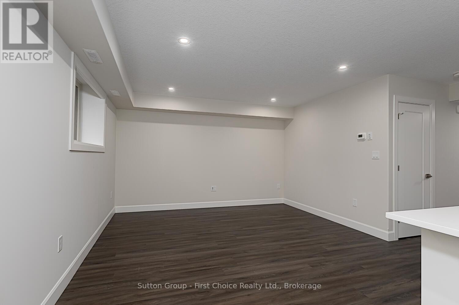 












UNIT 27 - 3202 VIVIAN LINE

,
Stratford,




Ontario
N5A0K6

