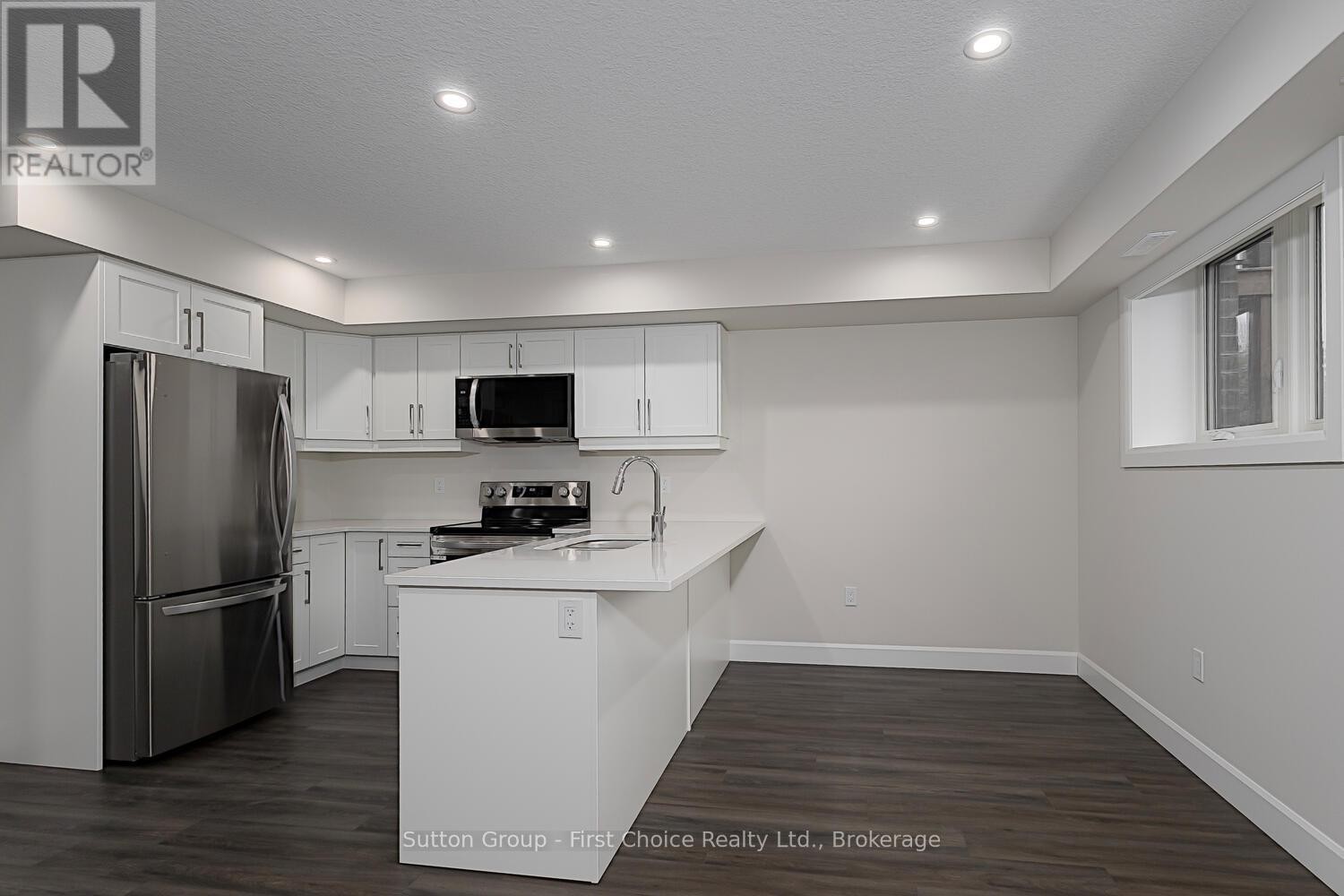 












UNIT 27 - 3202 VIVIAN LINE

,
Stratford,




Ontario
N5A0K6

