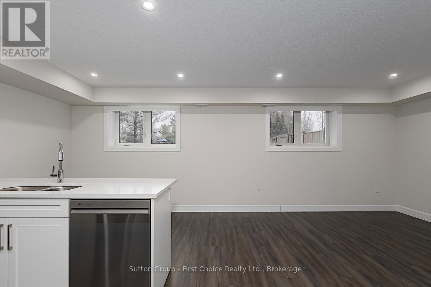 












UNIT 27 - 3202 VIVIAN LINE

,
Stratford,




Ontario
N5A0K6

