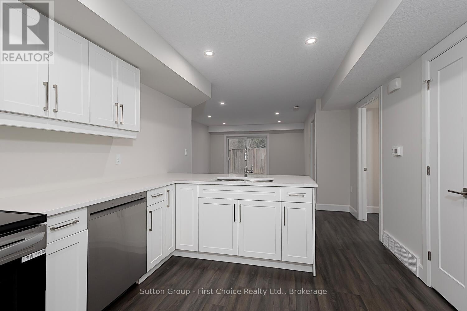 












UNIT 40 - 3202 VIVIAN LINE

,
Stratford,




Ontario
N5A0K6

