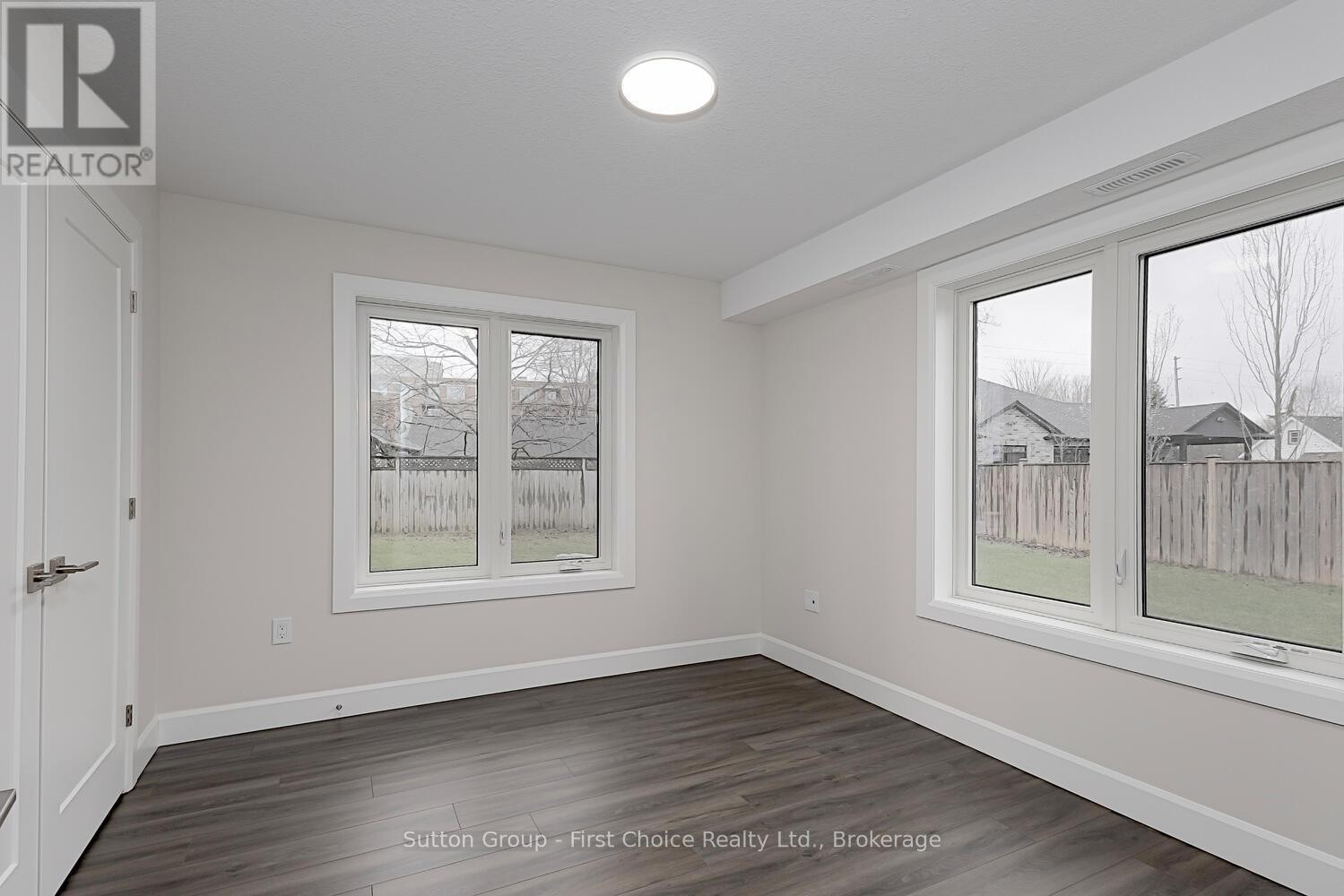 












UNIT 37 - 3202 VIVIAN LINE

,
Stratford,




Ontario
N5A0K6


