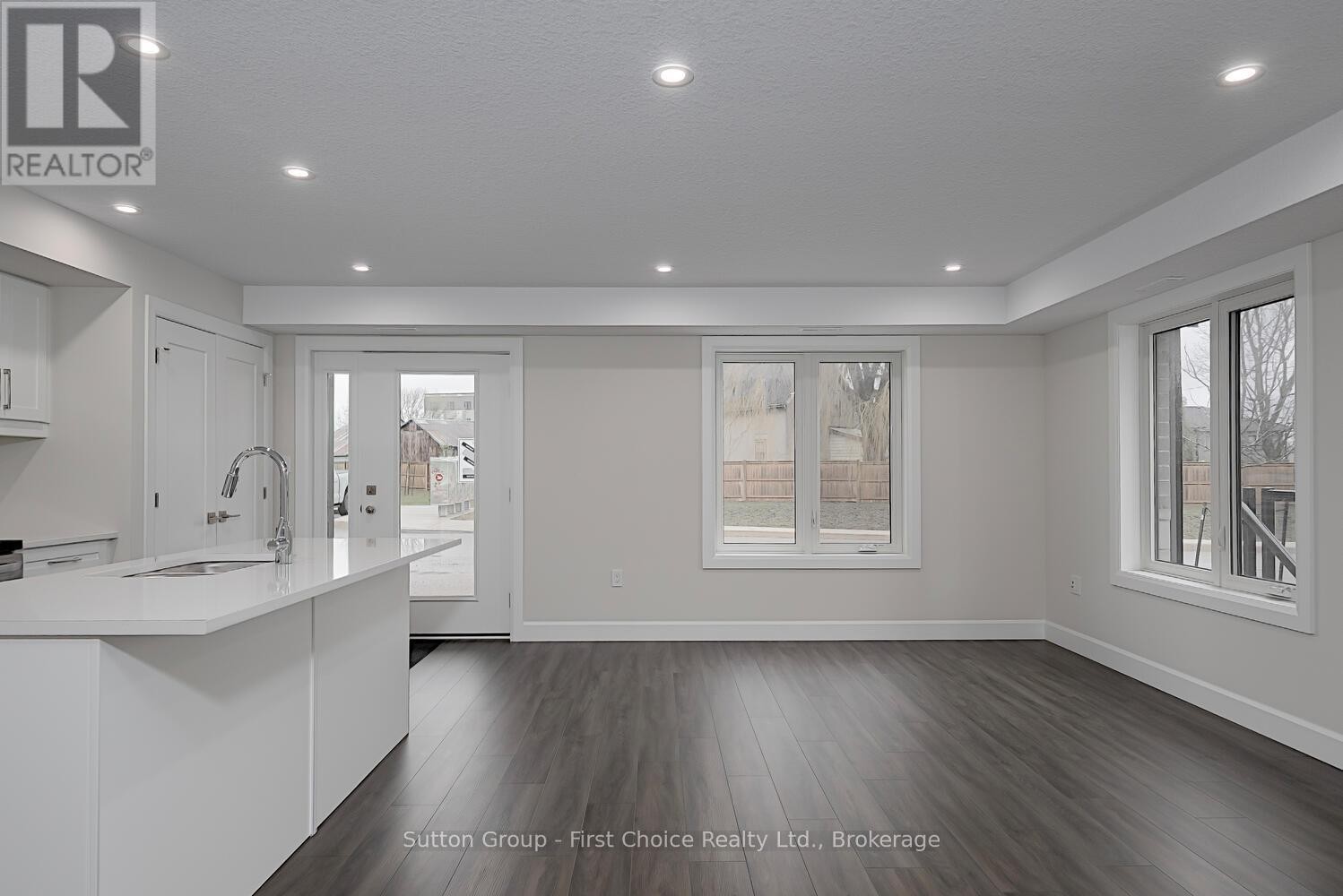 












UNIT 37 - 3202 VIVIAN LINE

,
Stratford,




Ontario
N5A0K6

