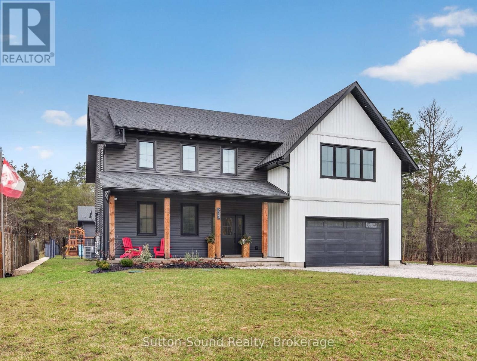 












240 BRUCE STREET

,
South Bruce Peninsula,




Ontario
N0H1P0

