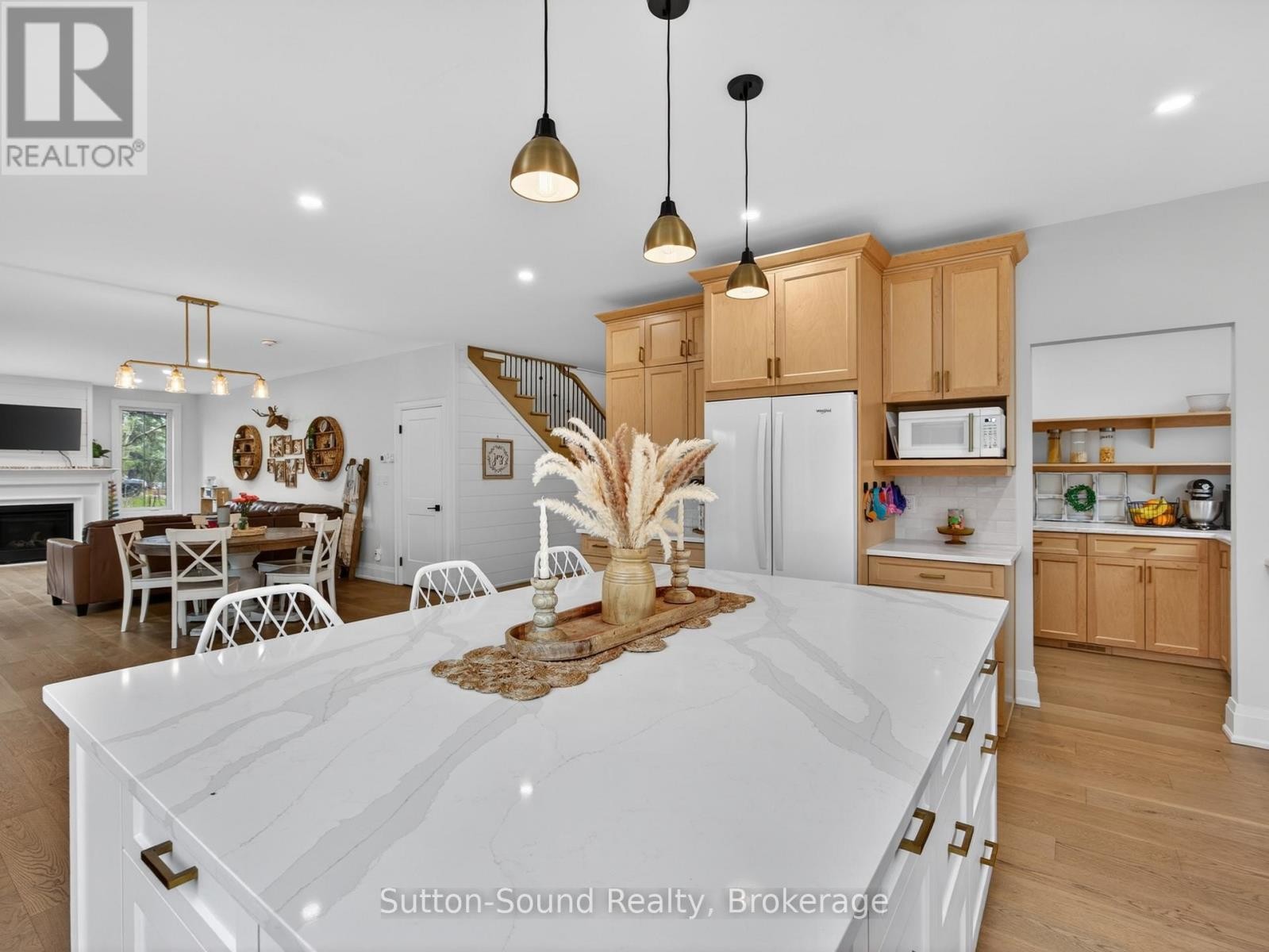 












240 BRUCE STREET

,
South Bruce Peninsula,




Ontario
N0H1P0

