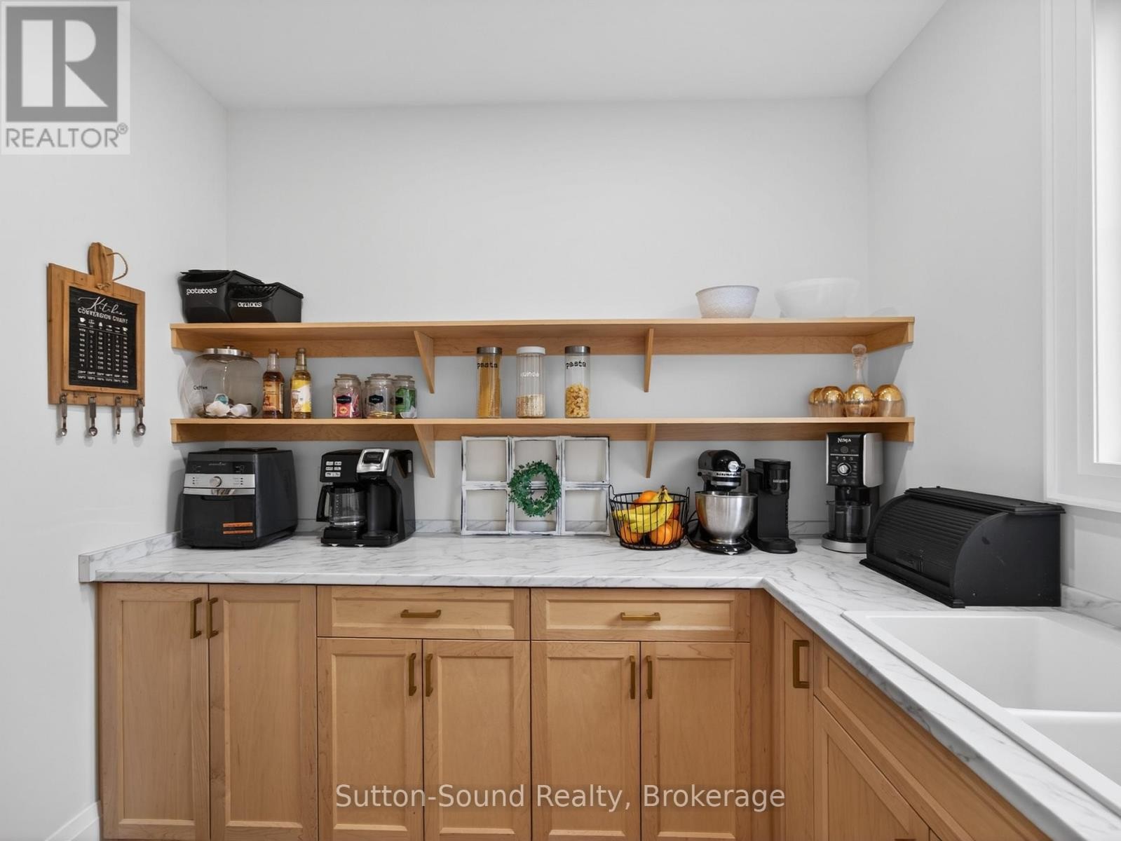 












240 BRUCE STREET

,
South Bruce Peninsula,




Ontario
N0H1P0

