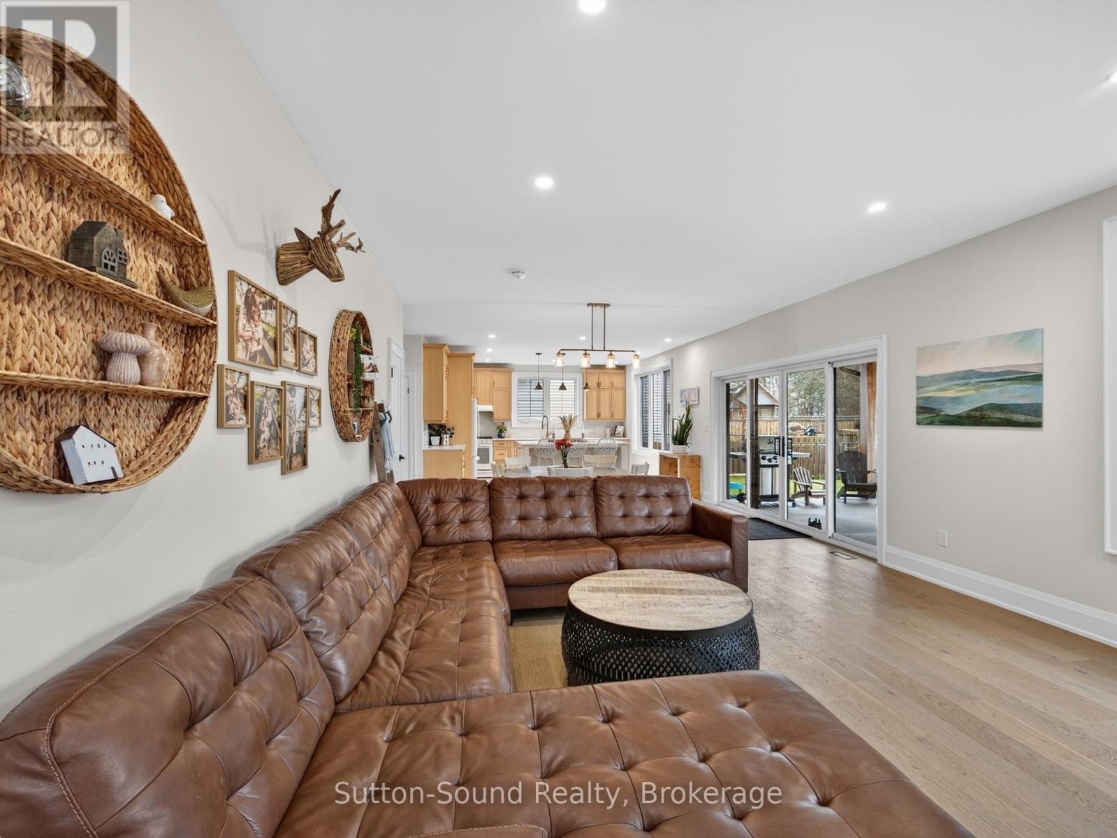 












240 BRUCE STREET

,
South Bruce Peninsula,




Ontario
N0H1P0

